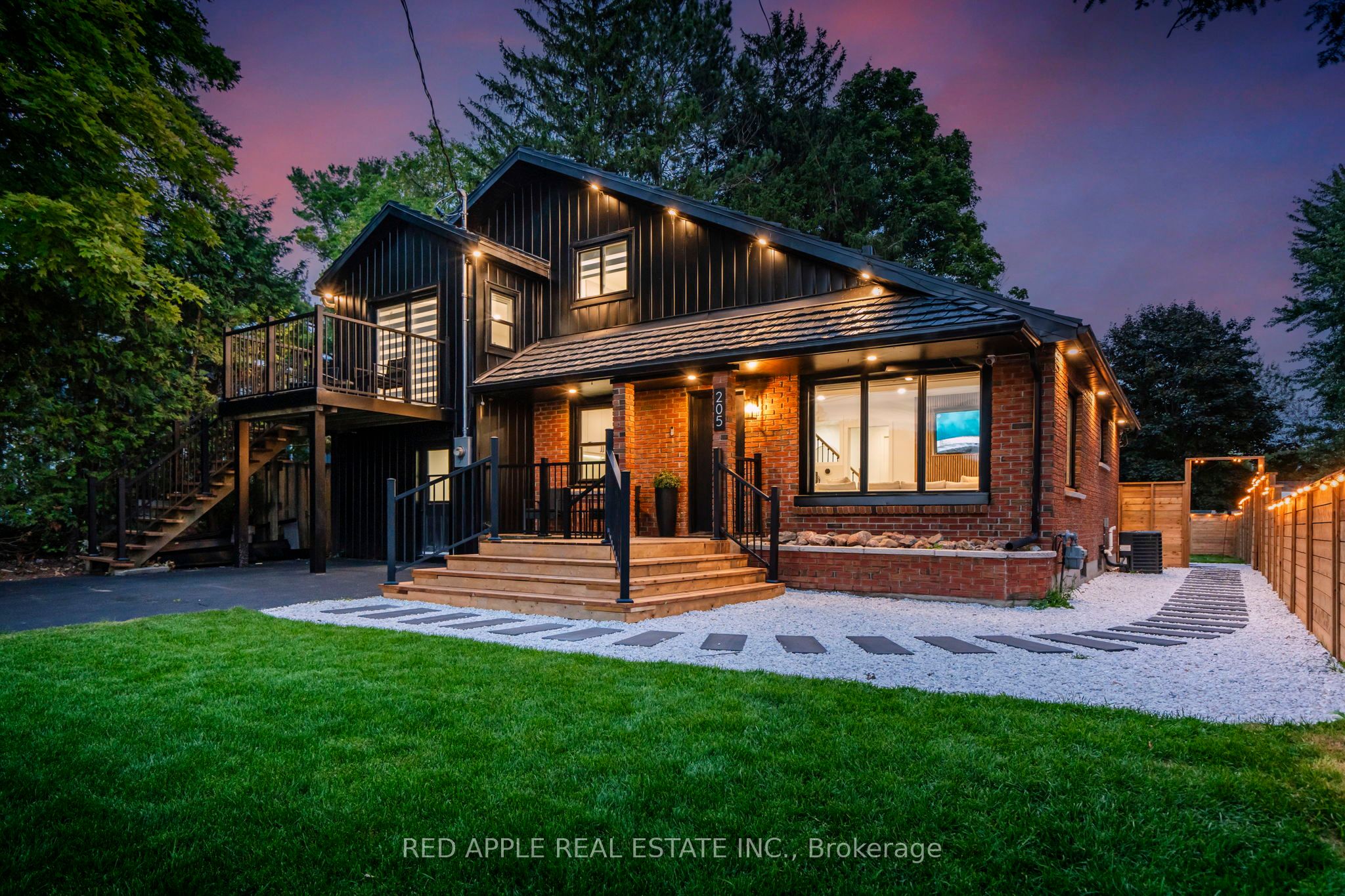 205 Hoyt Avenue, Tay, On L0k 2a0