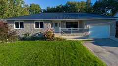 5 Mckean Boulevard, Clearview, On L0m 1p0