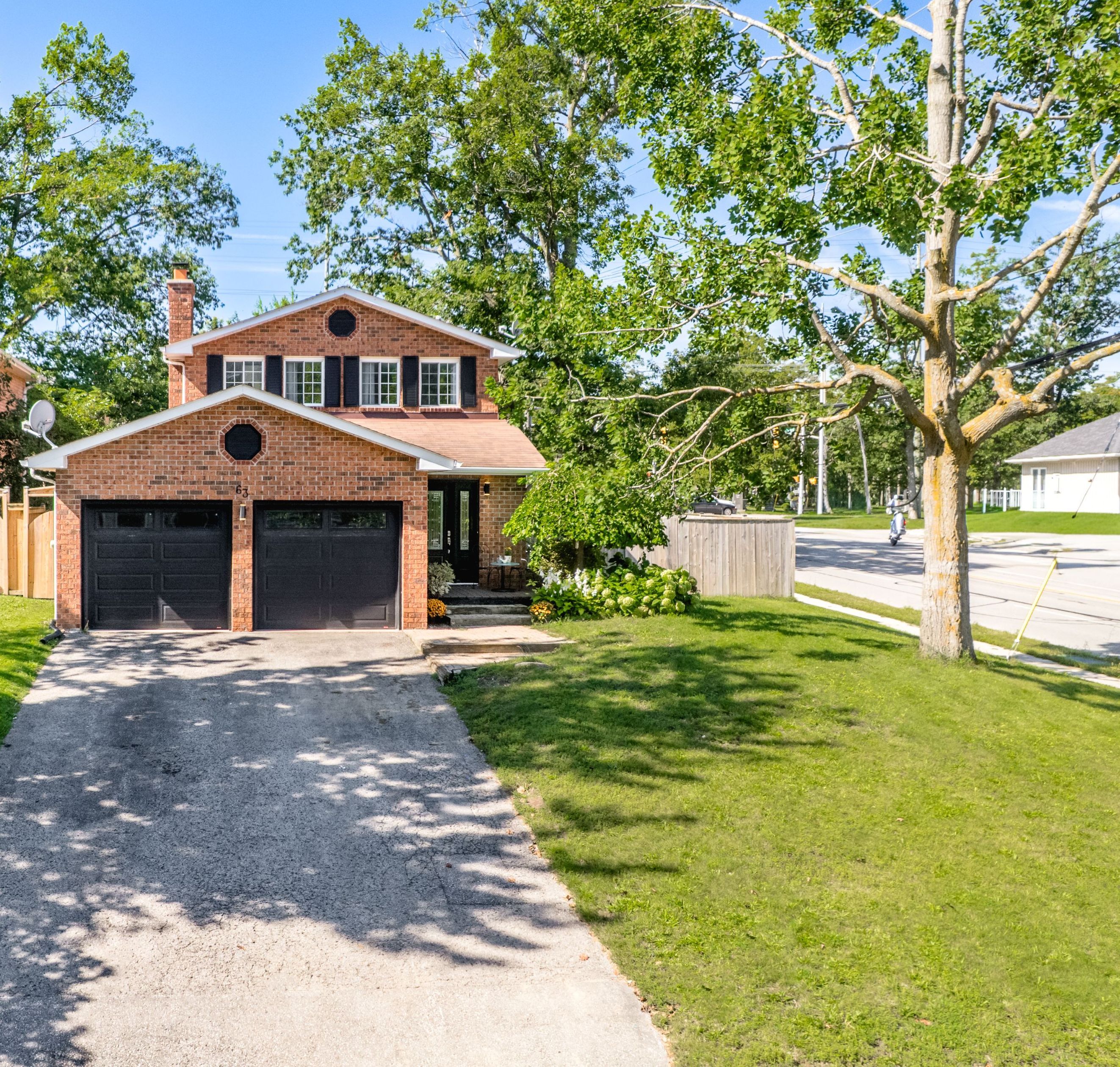 63 Oakridge Drive, Barrie, On L4n 5n6