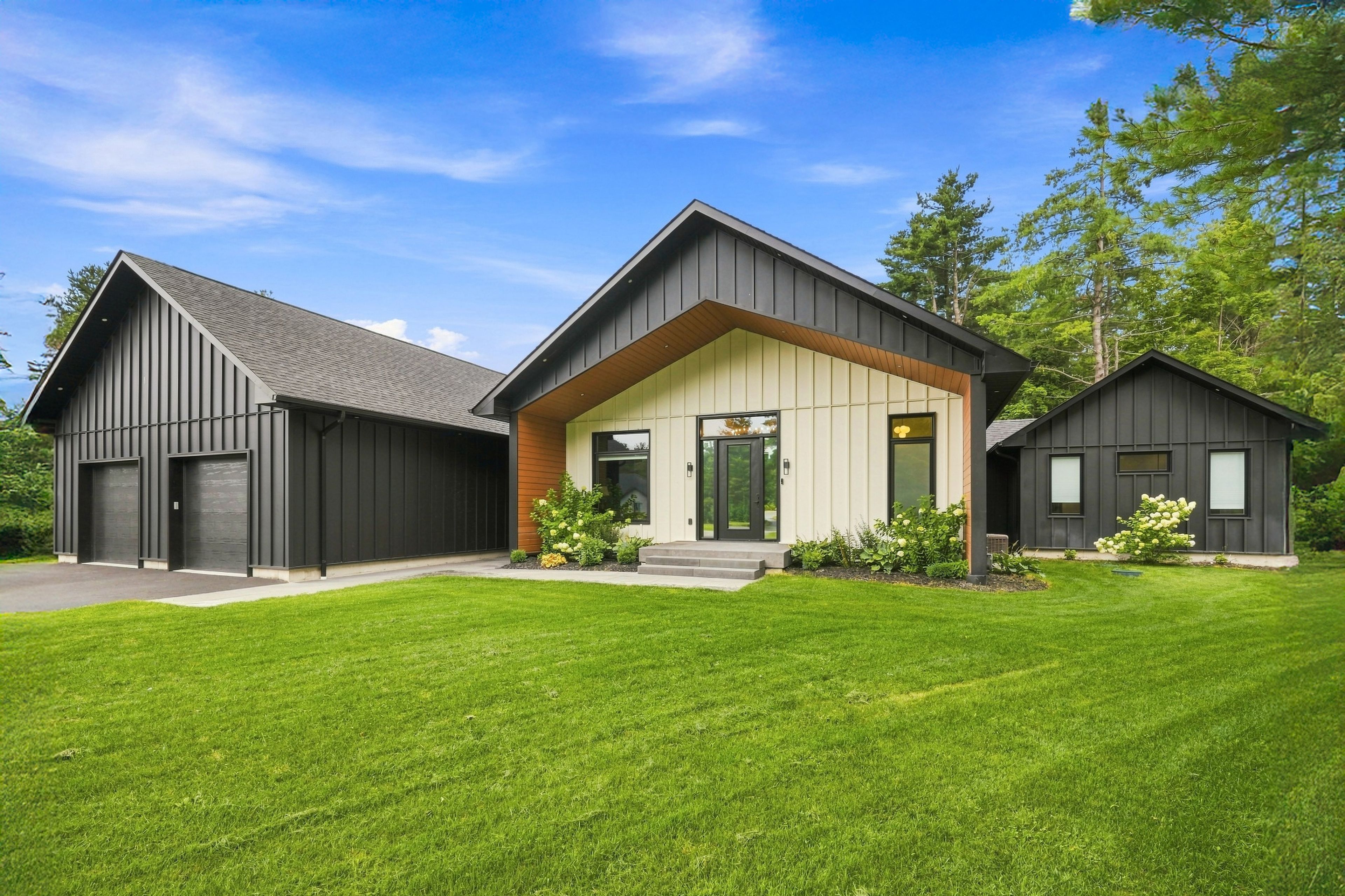 31 Marni Lane, Springwater, On L0l 2k0
