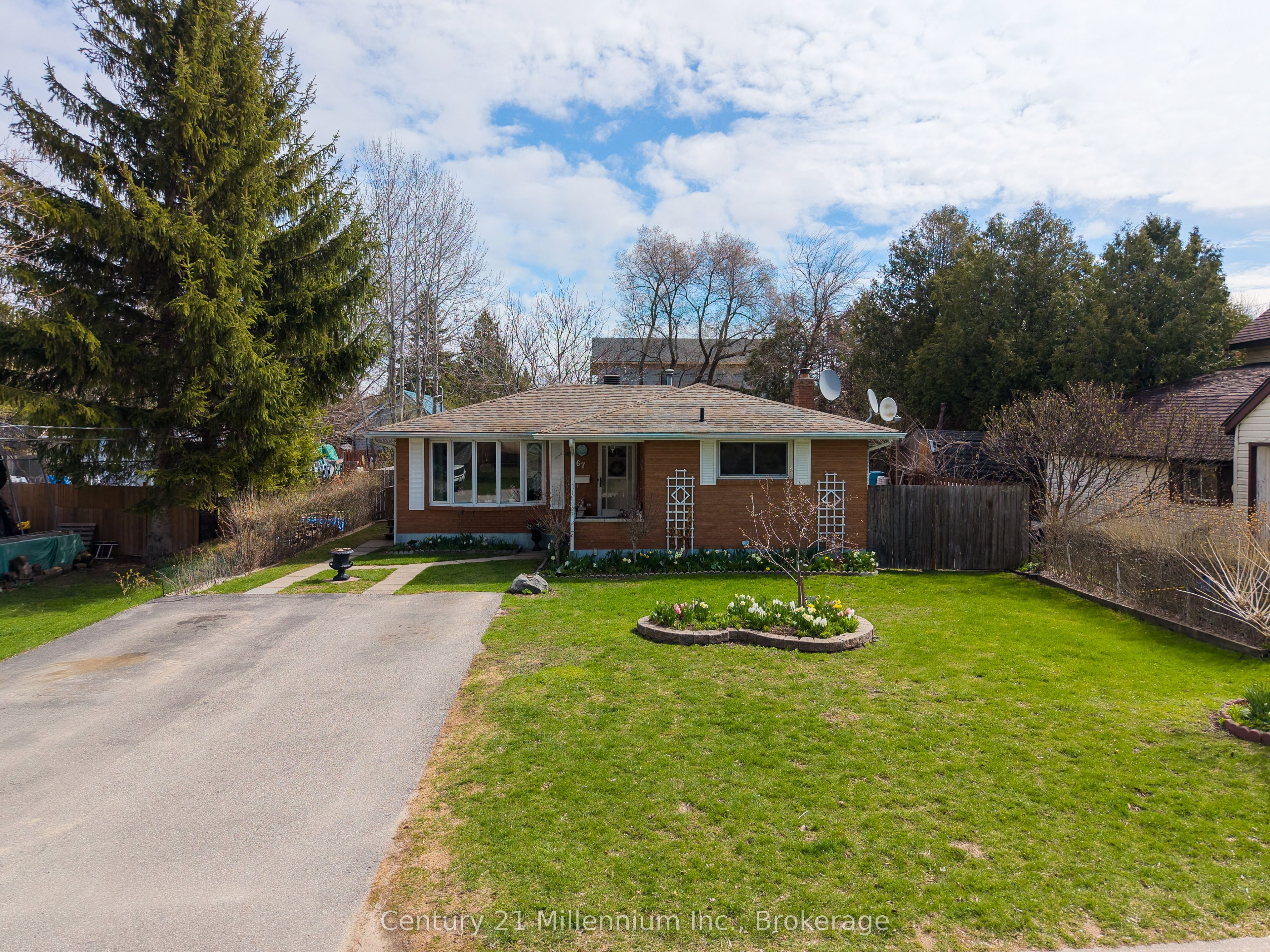 67 East Street E, Collingwood, On L9y 3w7