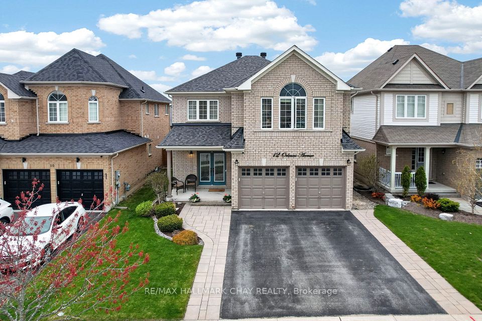 12 Orleans Avenue, Barrie, On L4m 0b1