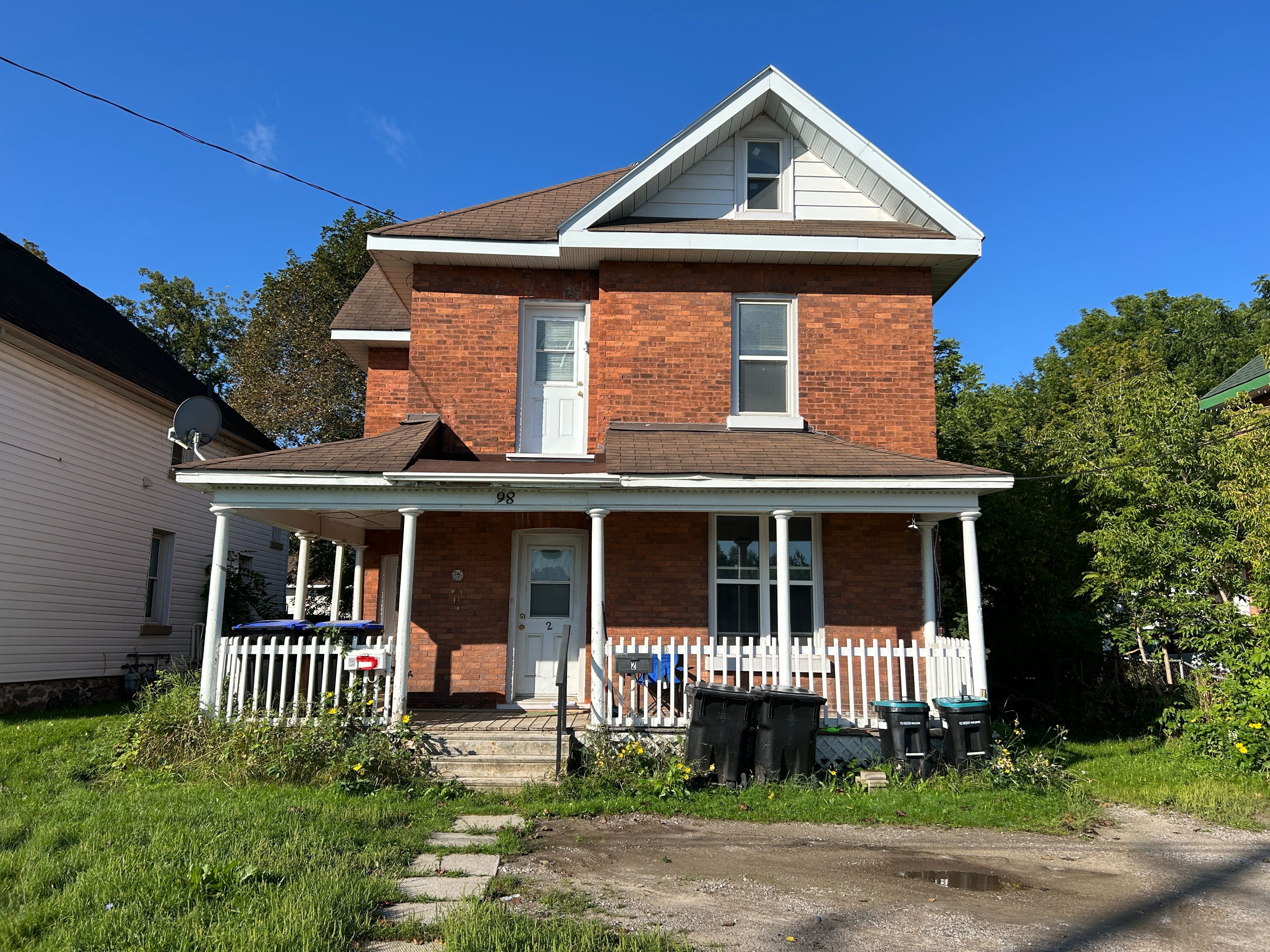 98 Fourth Street, Midland, On L4r 3t1