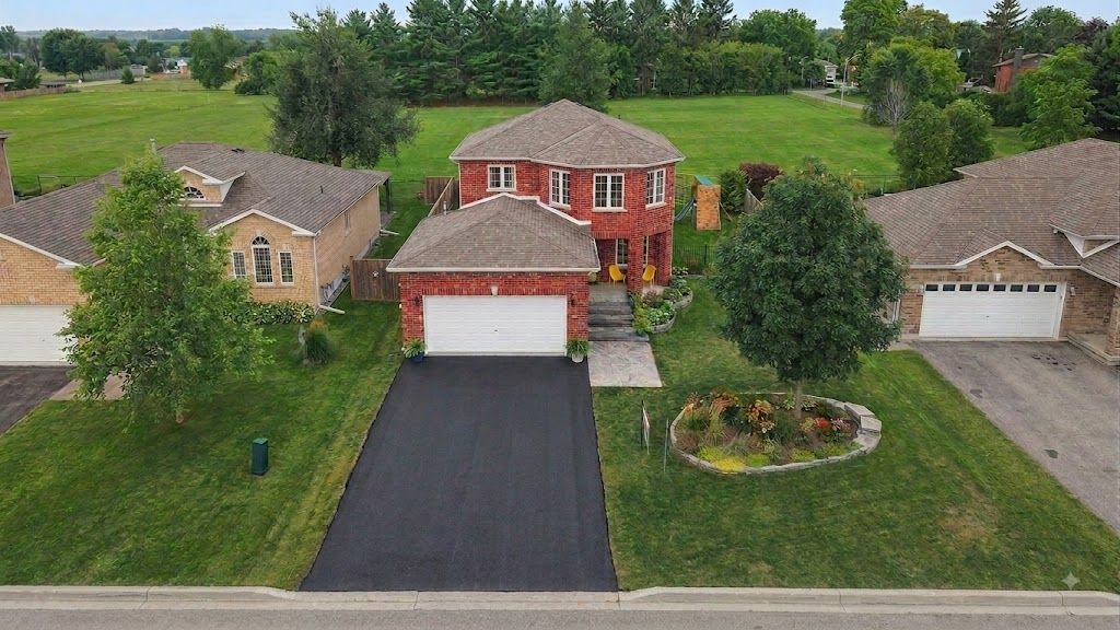 30 Nash Avenue, Springwater, On L0l 1p0