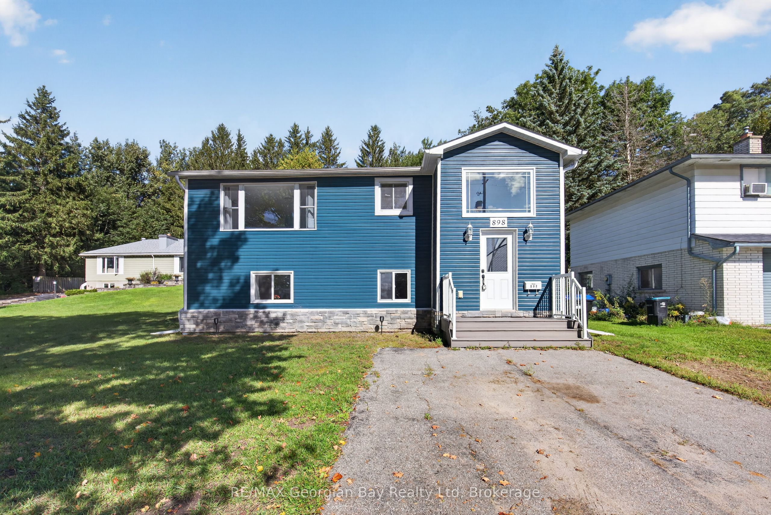 898 Yonge Street, Midland, On L4r 2e7