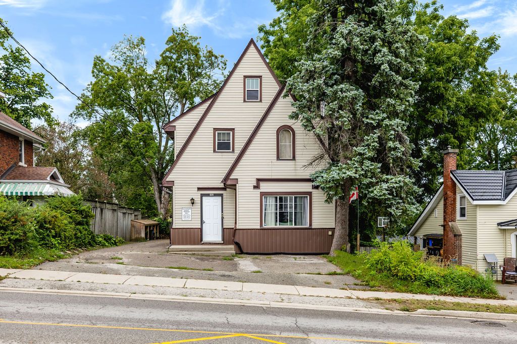 102 West Street N, Orillia, On L3v 5c3
