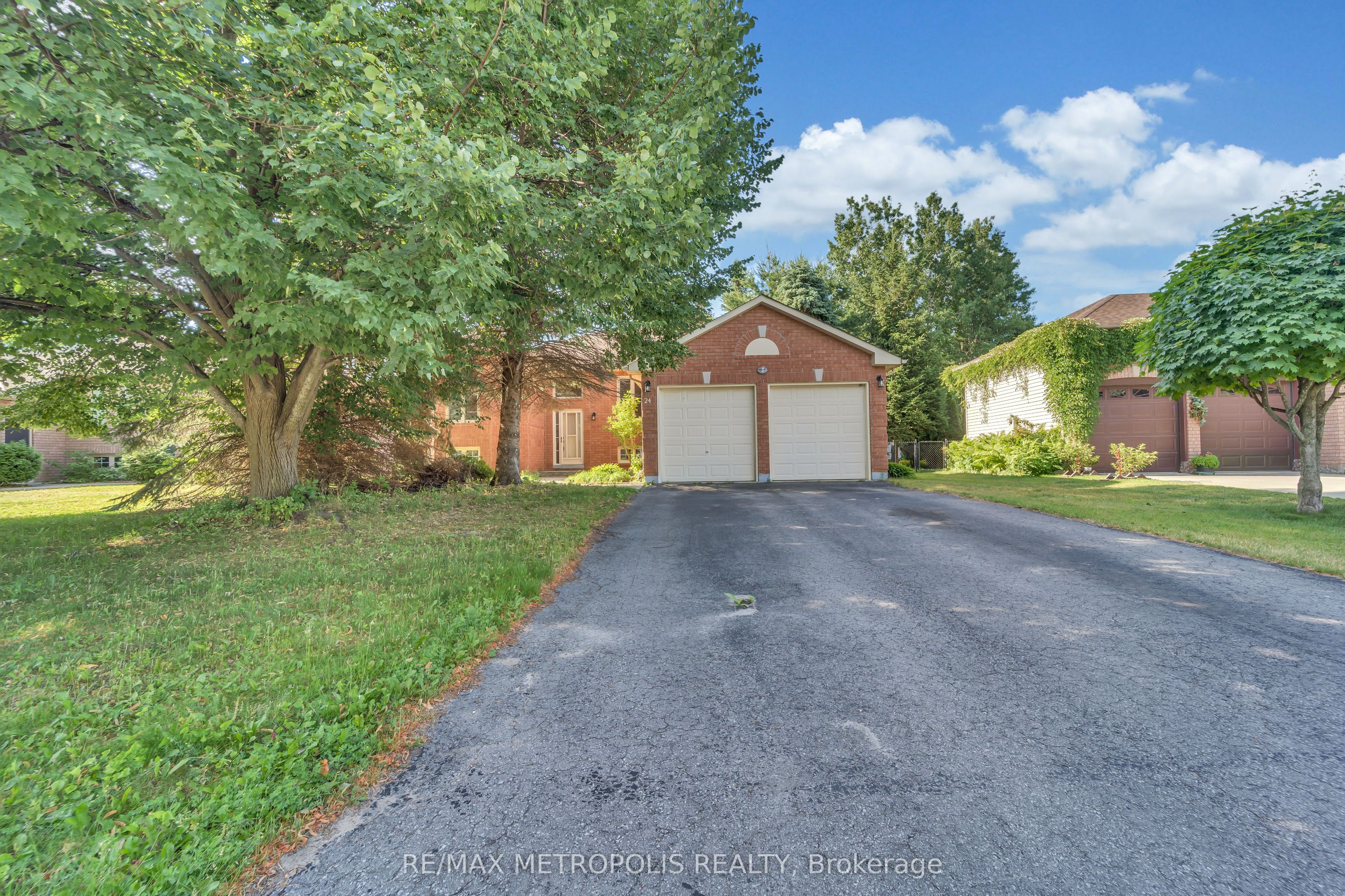 24 Acorn Crescent, Wasaga Beach, On L9z 1l6