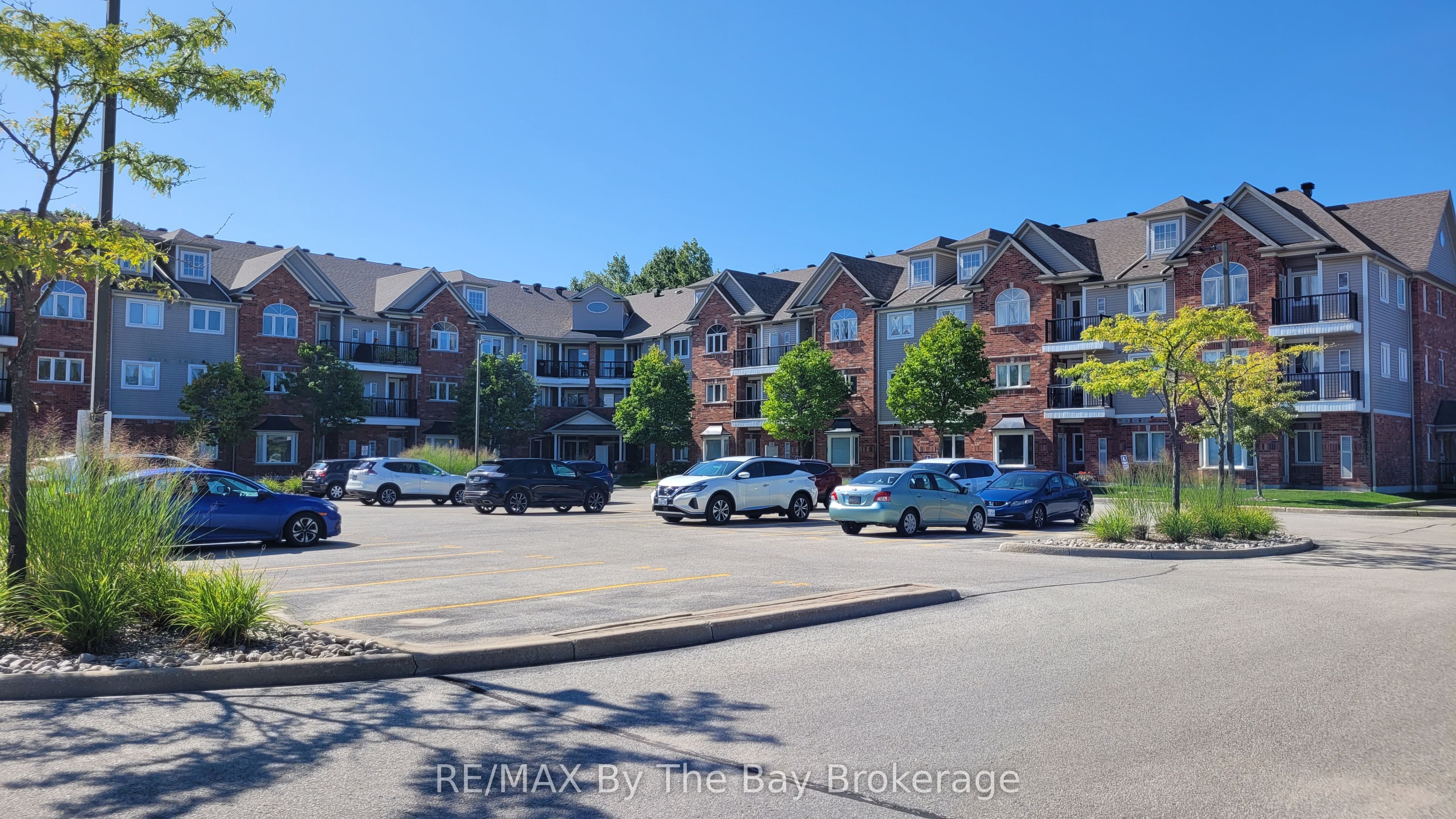16 Westbury Road 106, Wasaga Beach, On L9z 0b8
