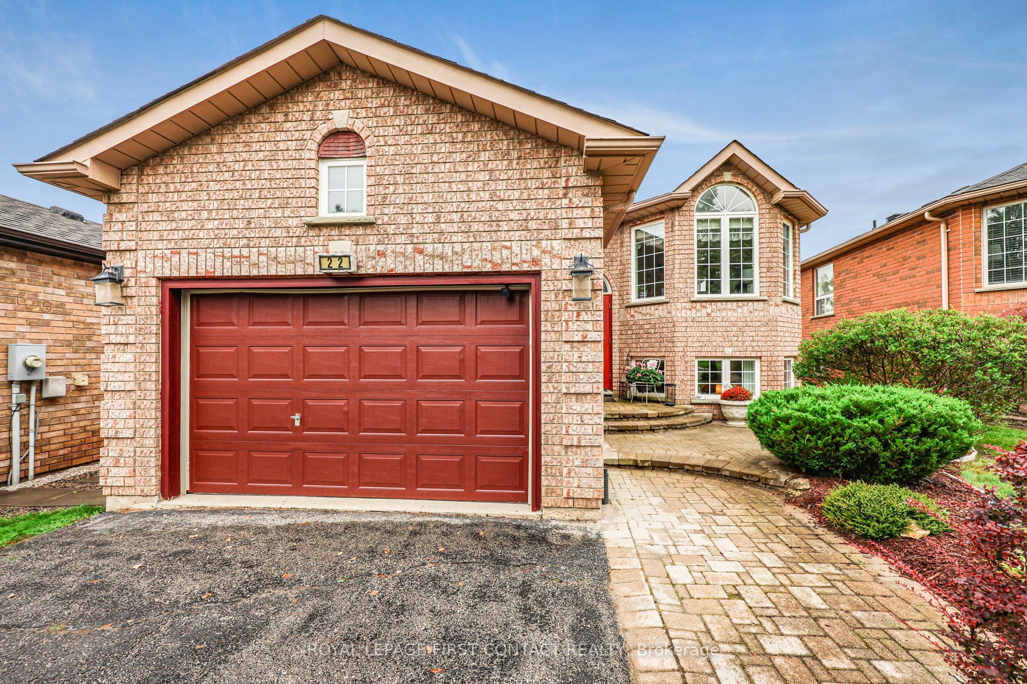 22 Logan Court, Barrie, On L4n 8g9