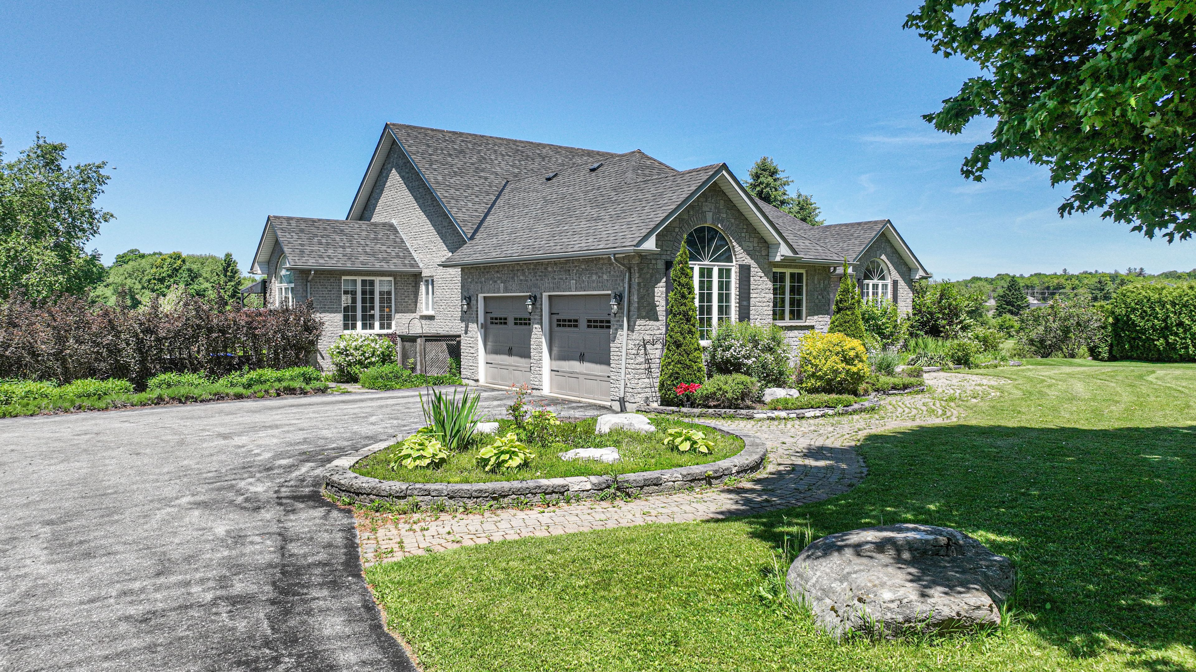 1273 Hawk Ridge Crescent, Severn, On L3v 0y6