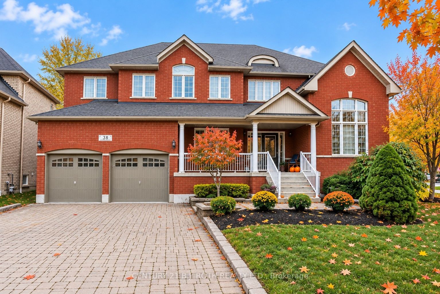 38 Camelot Square, Barrie, On L4m 0c3
