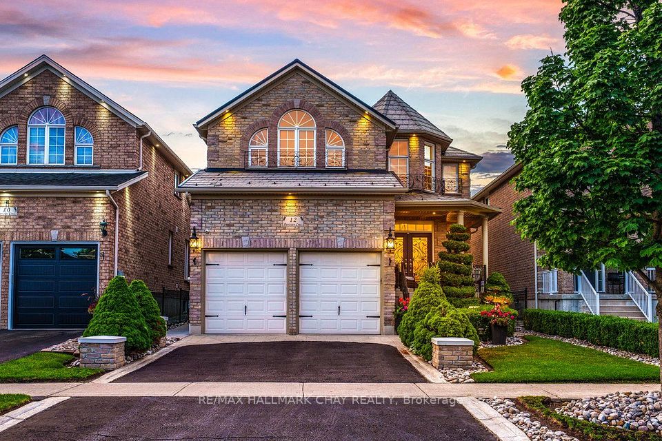 12 Parisian Crescent, Barrie, On L4n 0y9