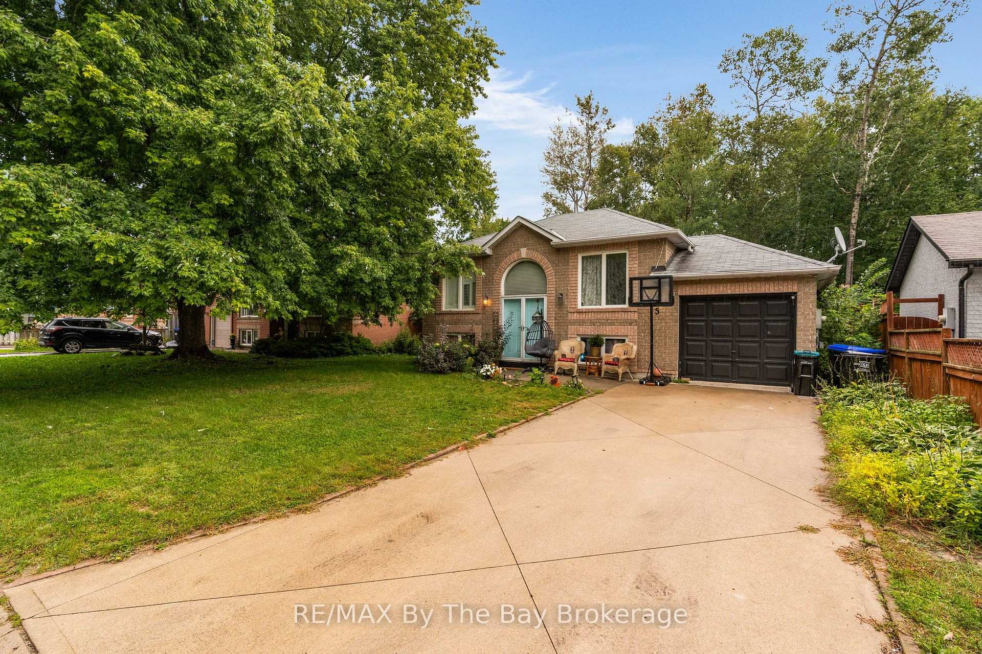 5 Brillinger Drive, Wasaga Beach, On L9z 1l4