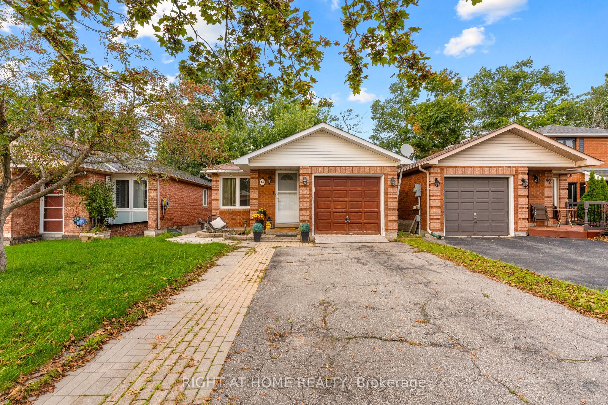 44 Ferguson Drive, Barrie, On L4n 7b5