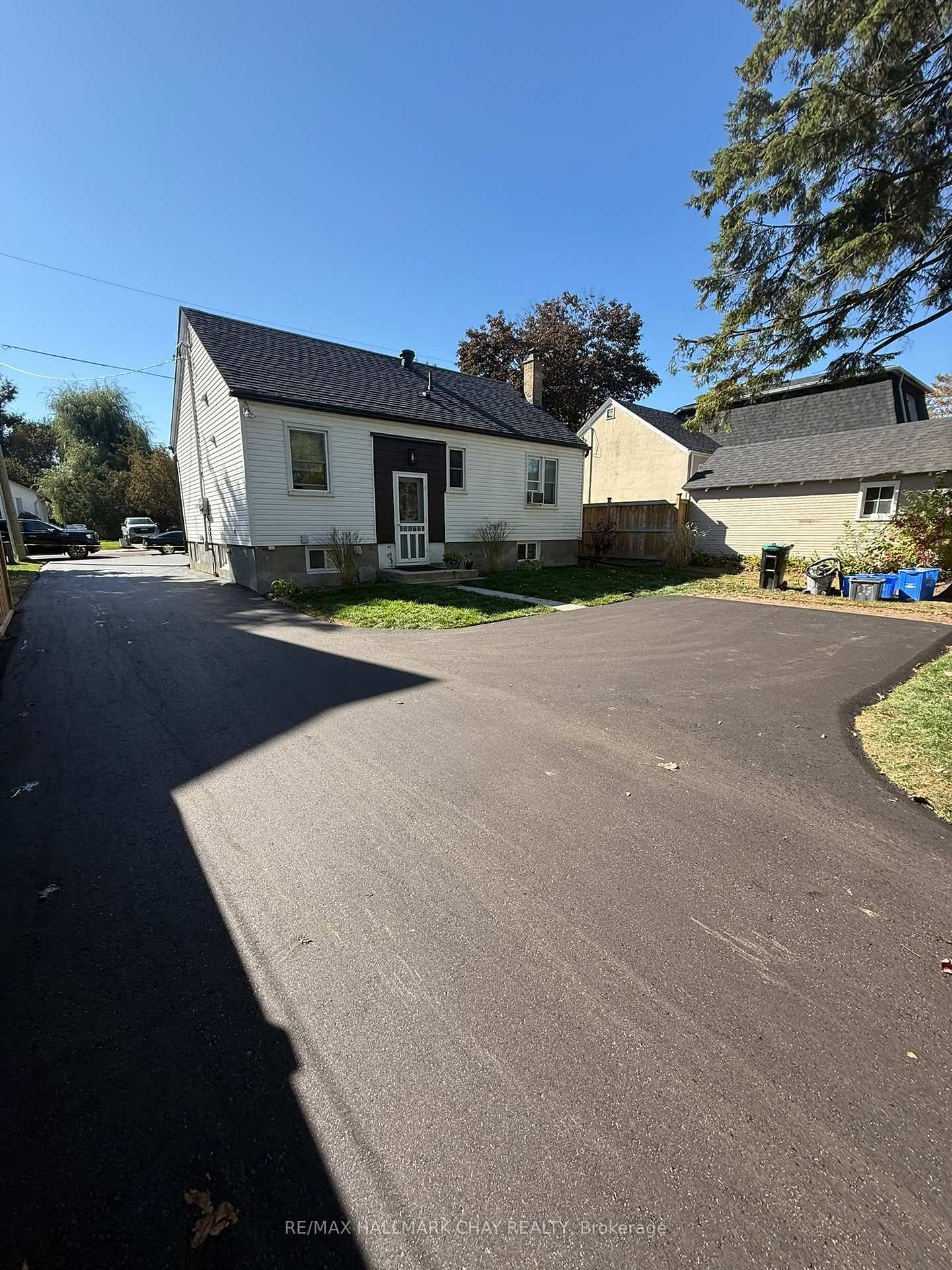 137 Clapperton Street, Barrie, On L4m 3g3