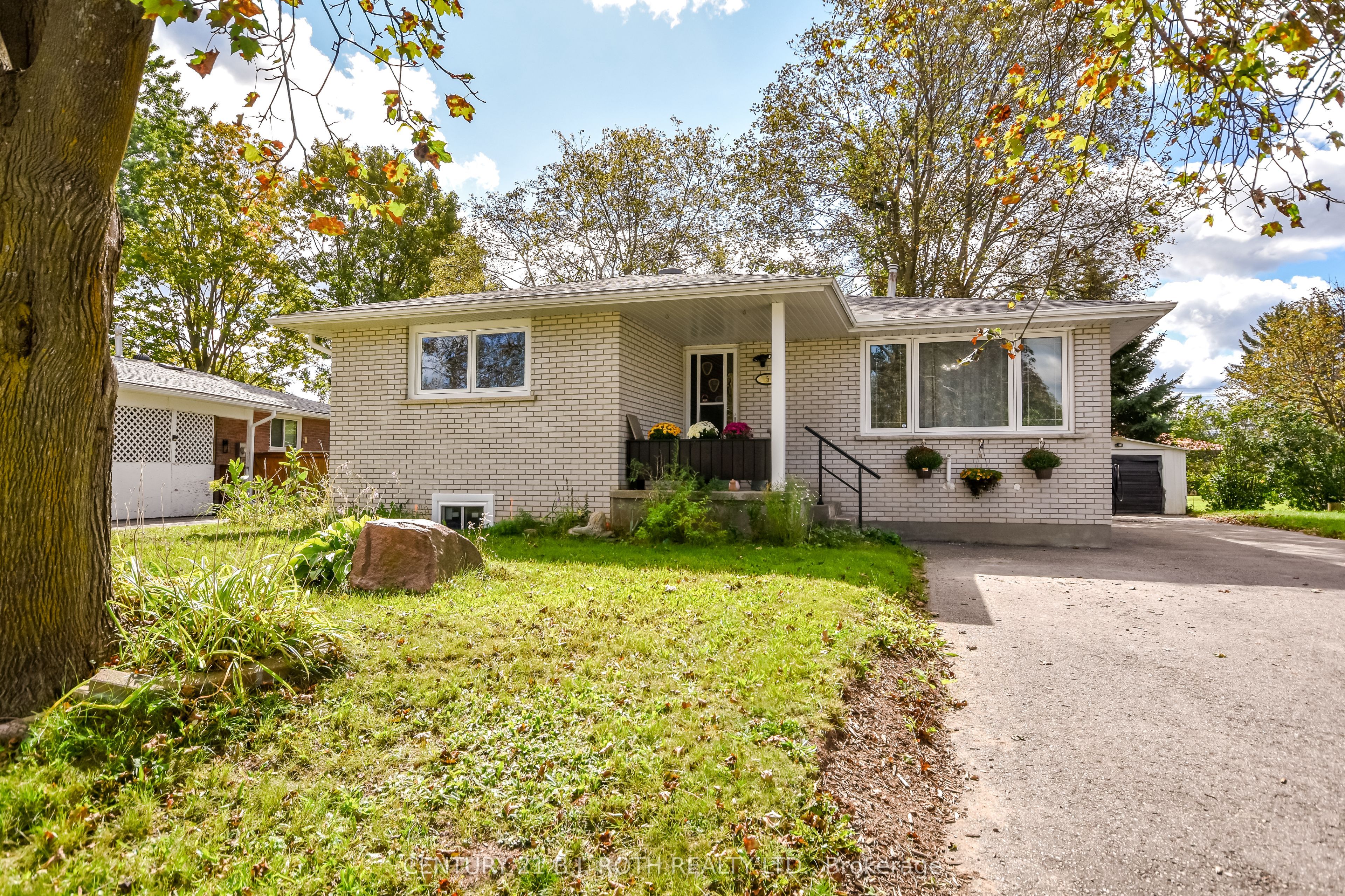 5 East Gate, Barrie, On L4m 2v9
