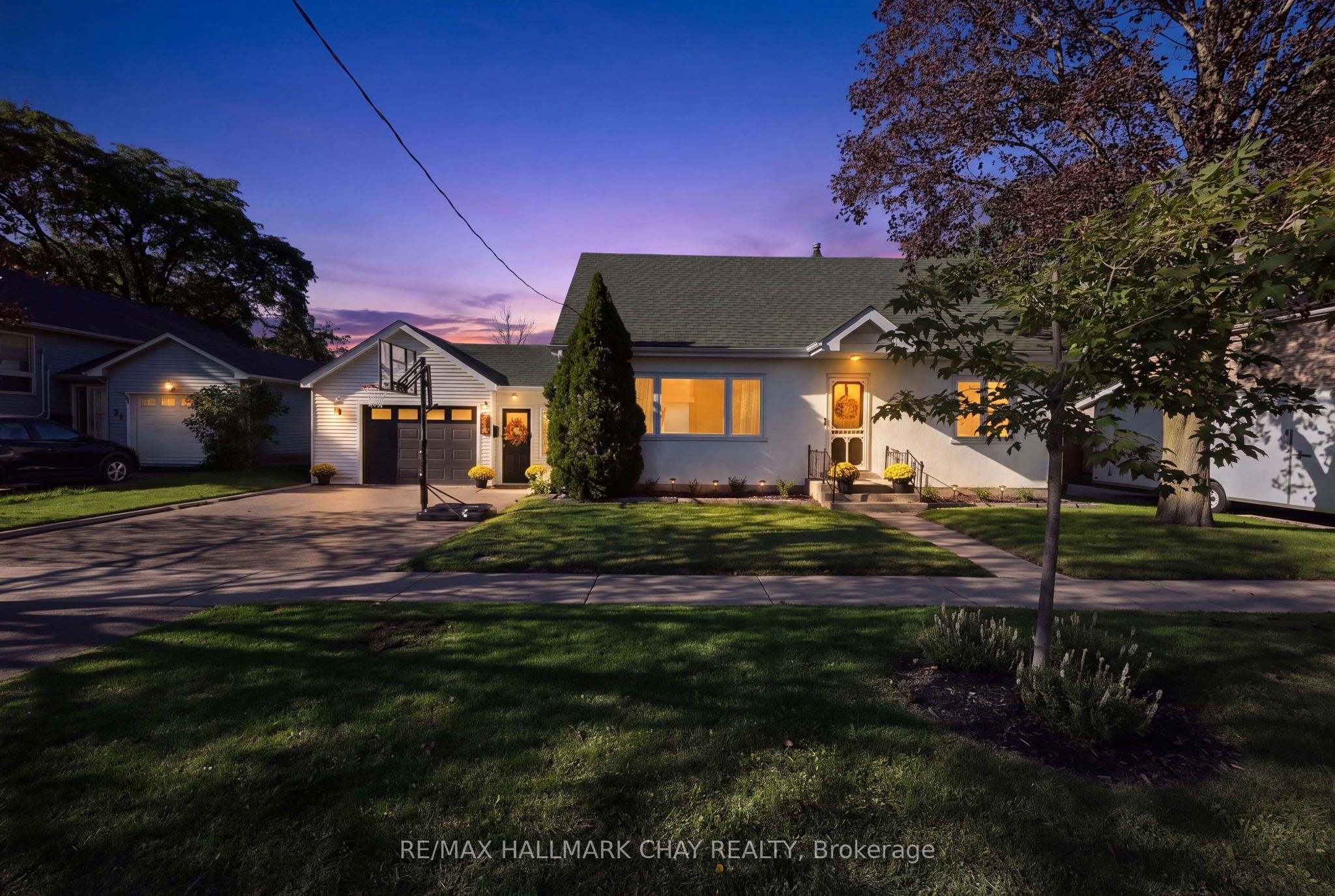 32 Caroline Street, Barrie, On L4n 2s3