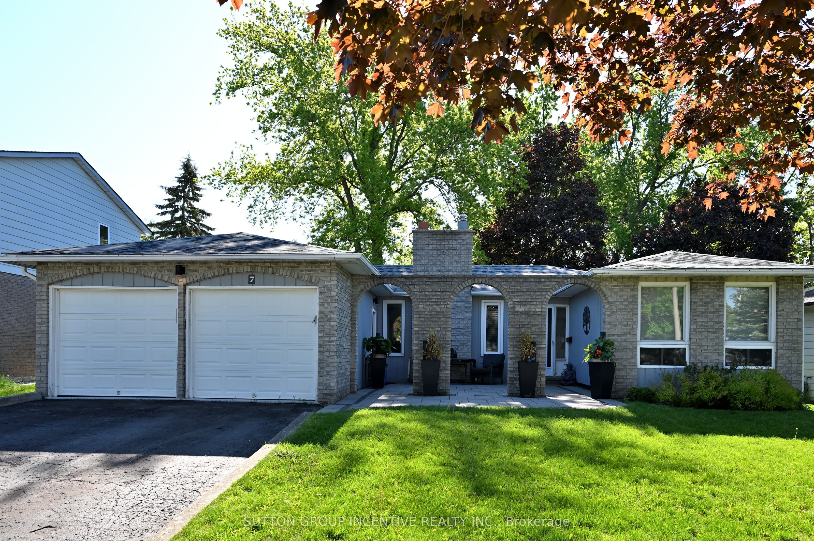 7 Huron Street, Barrie, On L4m 5h2