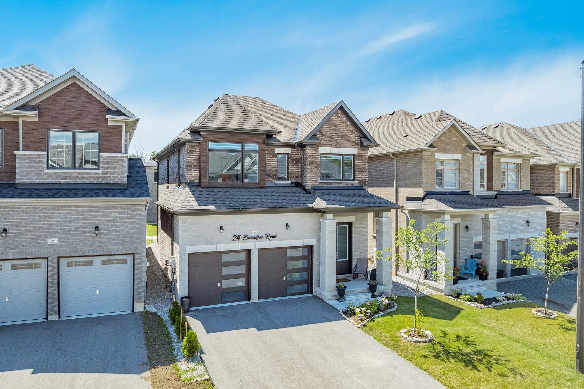24 Sassafras Road, Springwater, On L9x 2c6