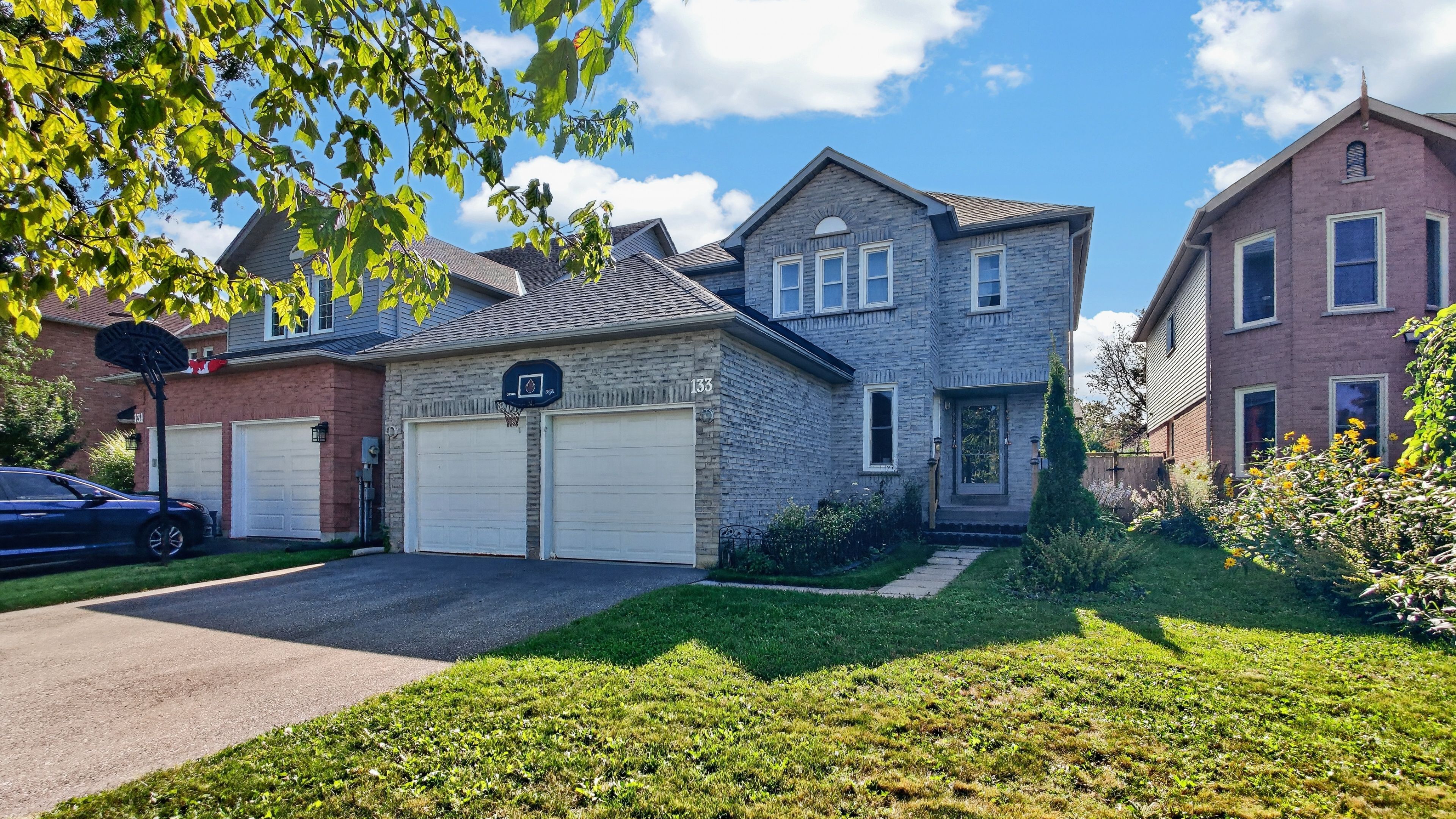 133 Cardinal Street, Barrie, On L4m 6g2