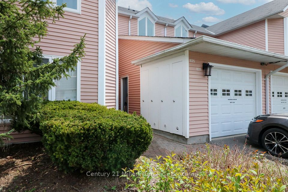 34 Dawson Drive 825, Collingwood, On L9y 5b4