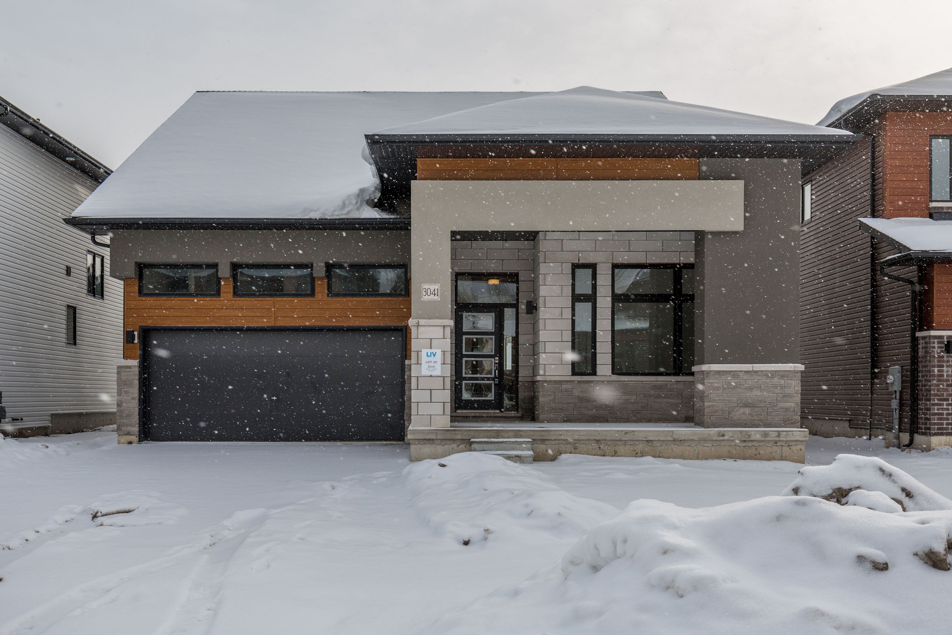 3041 Sandy Acres Avenue, Severn, On L3v 8p9