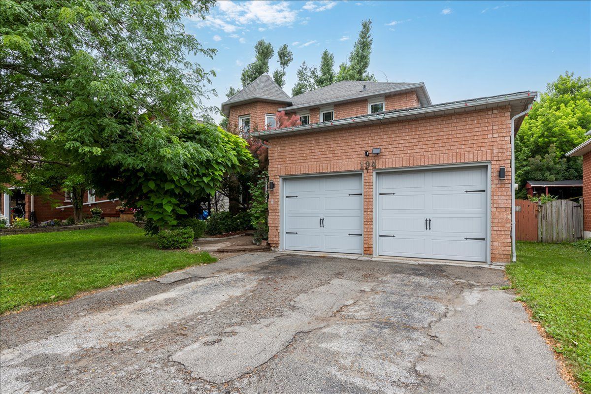 194 Livingstone Street W, Barrie, On L4n 6z9