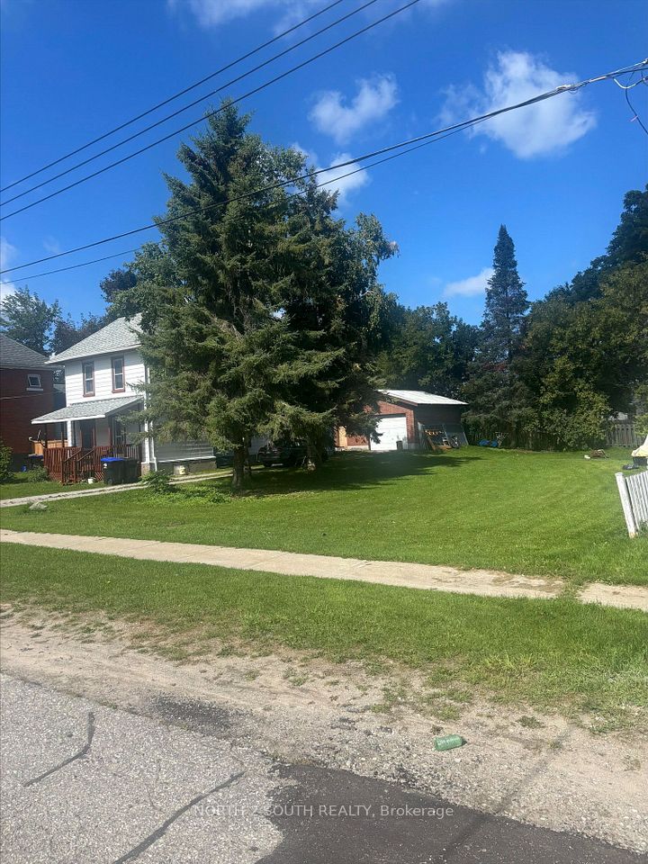 242 Barnett Avenue, Midland, On L4r 1n1