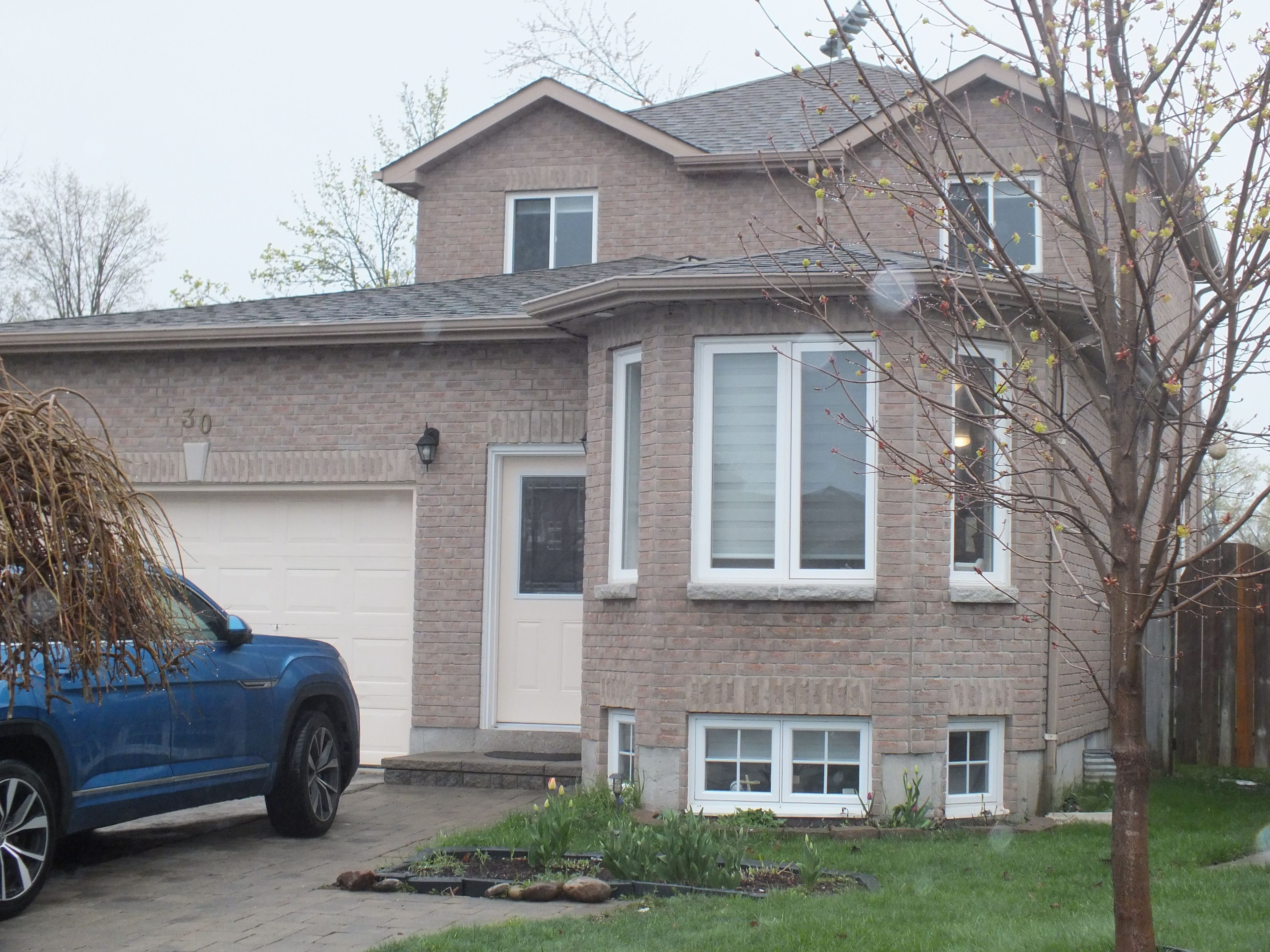 30 Brighton Road, Barrie, On L4m 6s4