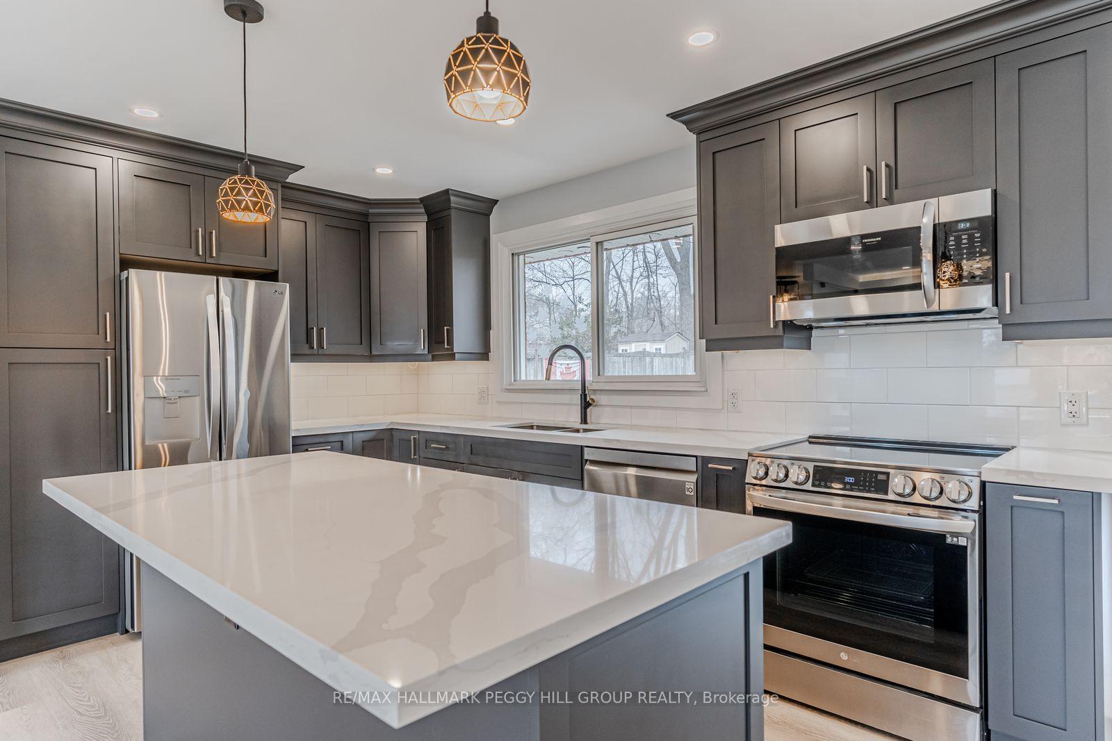 20 Ottaway Avenue Upper, Barrie, On L4m 2w7