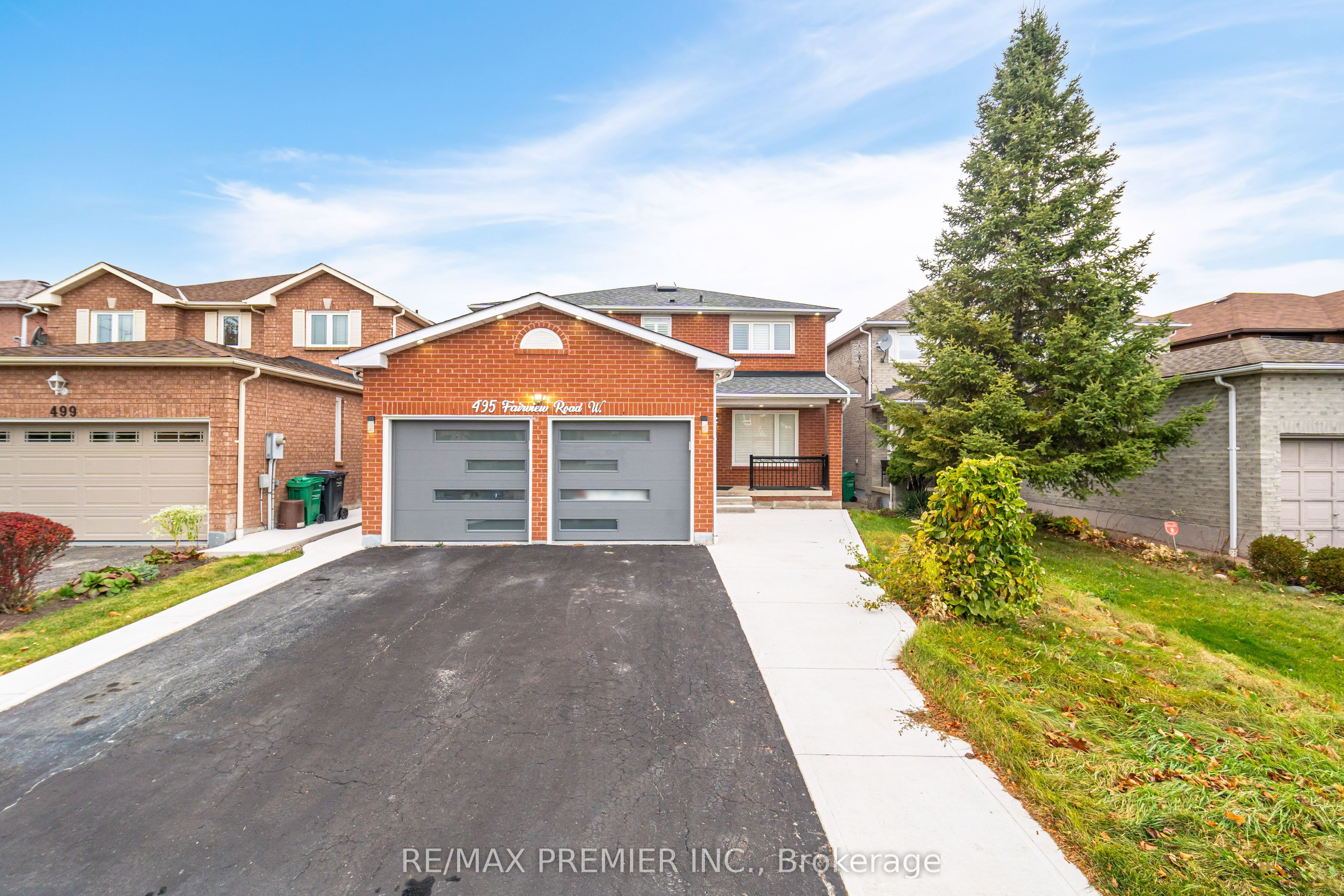495 Fairview Road W, Mississauga, On L5b 3w7