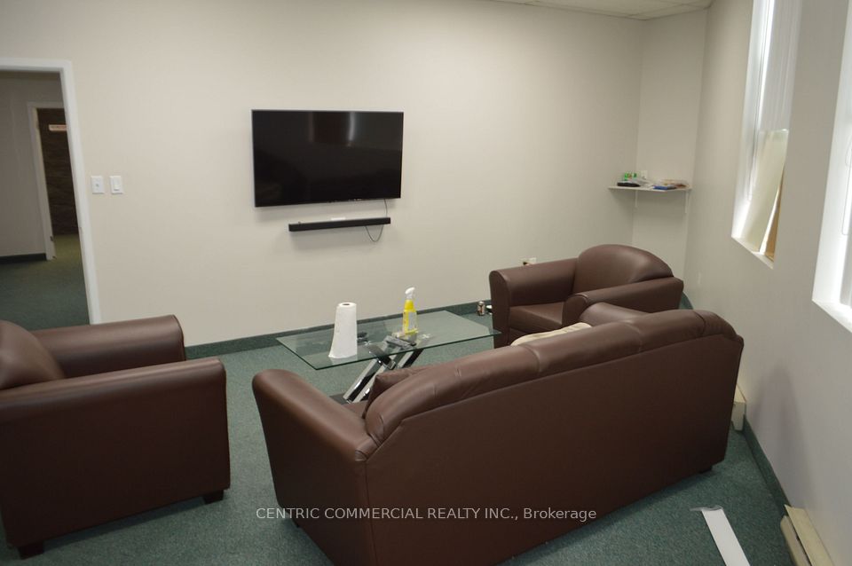 1900 Dundas Street E 202, Mississauga, On L4x 1l9