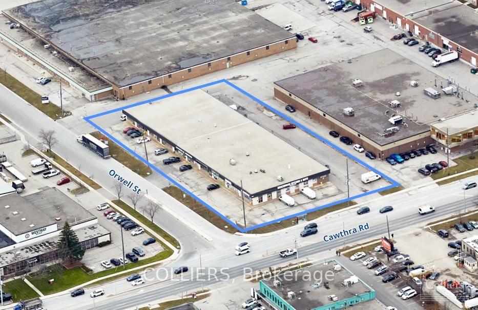 2390 Cawthra Road 8, Mississauga, On L5a 2x1