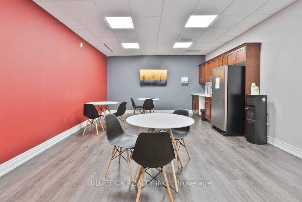 5500 North Service Road 300-6, Burlington, On L7l 6w6
