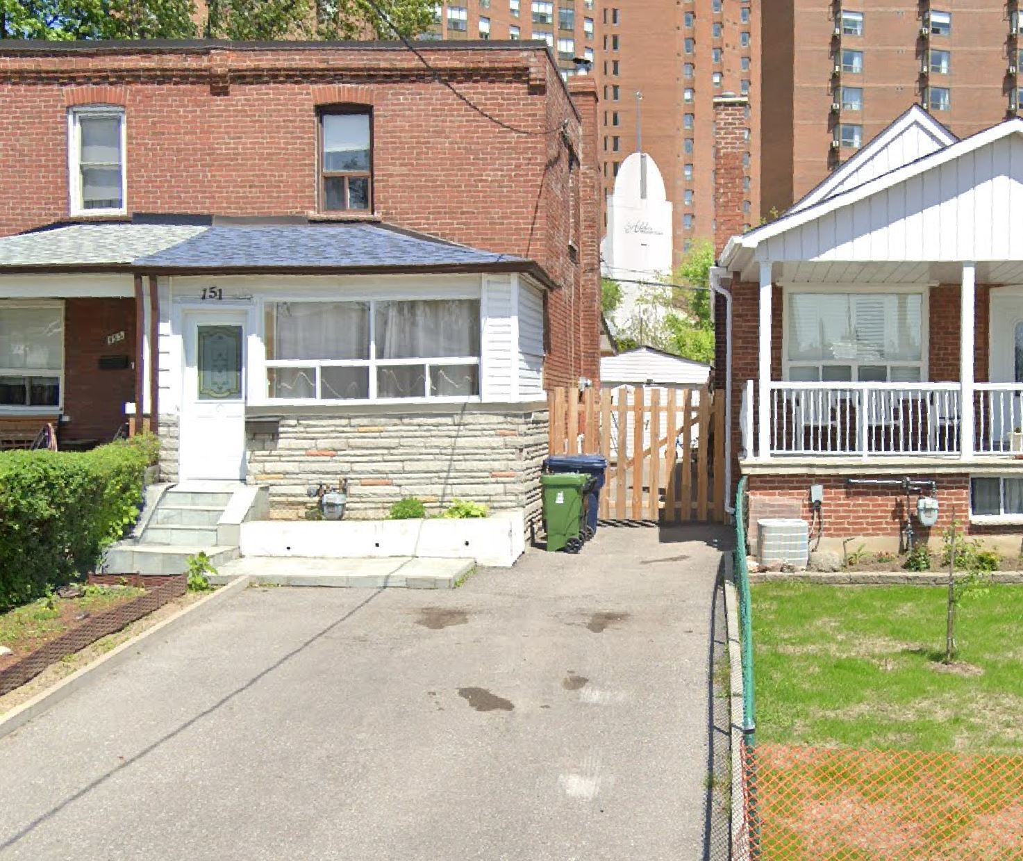 151 Dynevor Road Lower, Toronto, On M6e 3x5