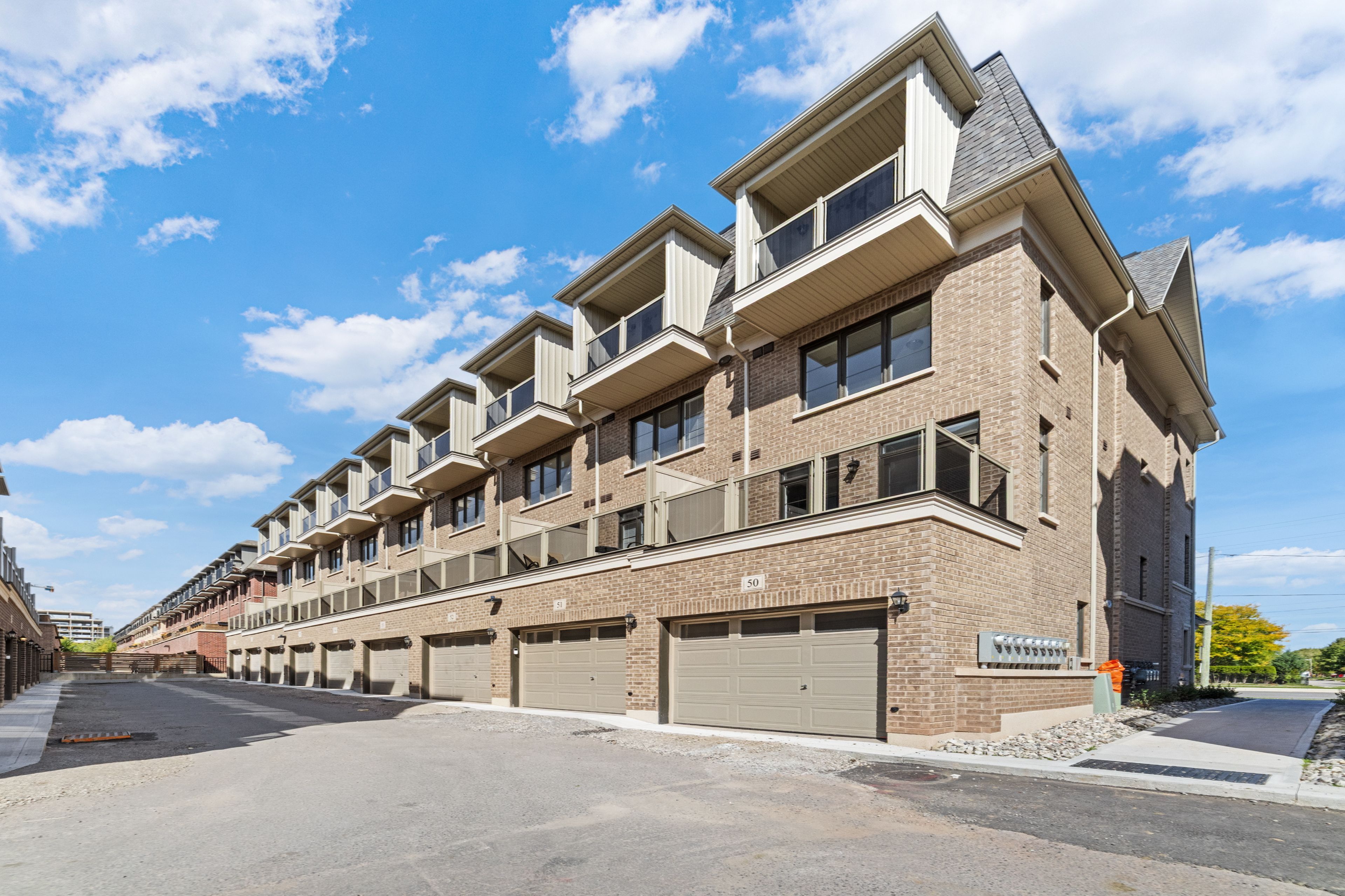 2150 Trafalgar Road 50, Oakville, On L6h 8a5