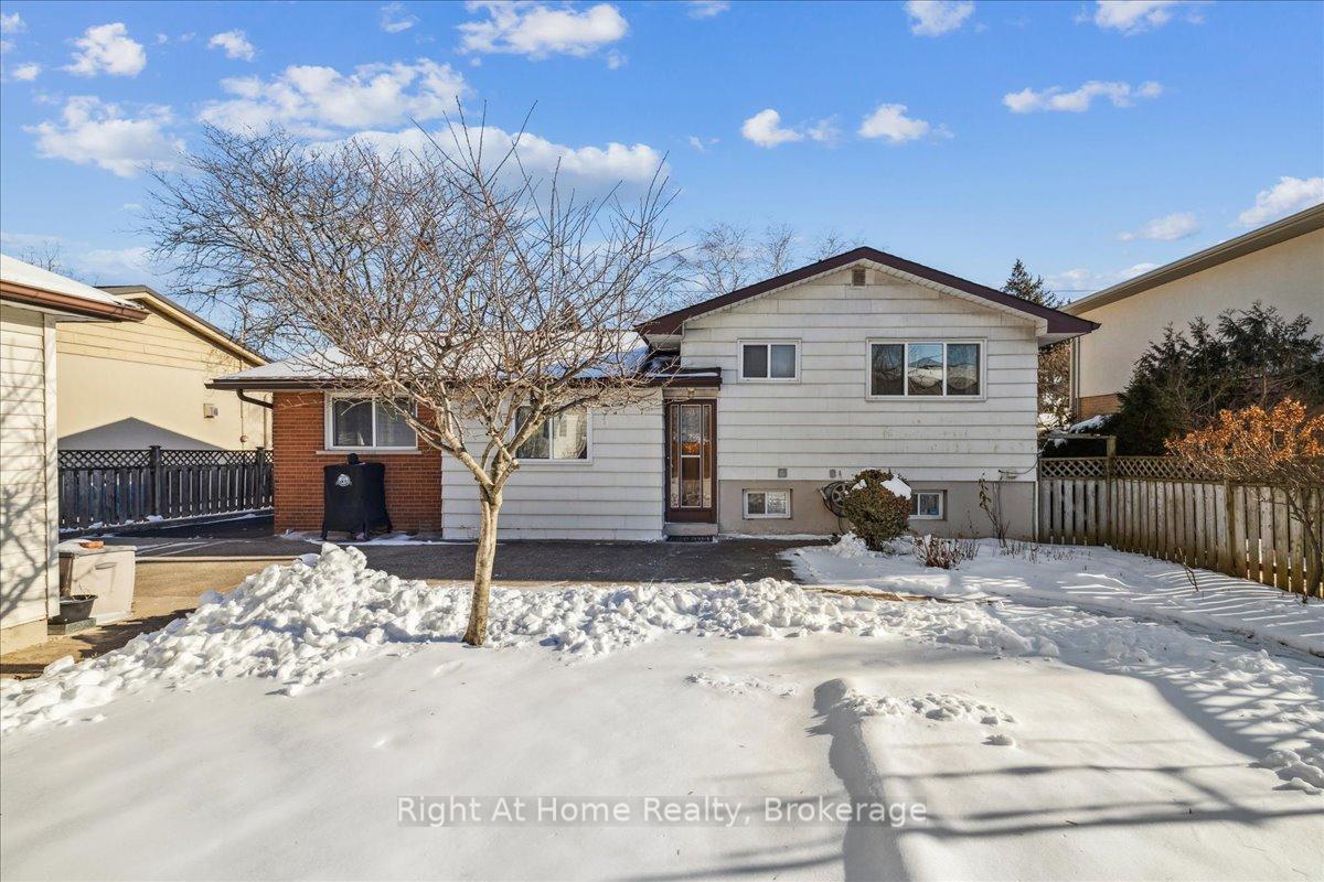 251 Elmwood Road, Oakville, On L6k 2a9