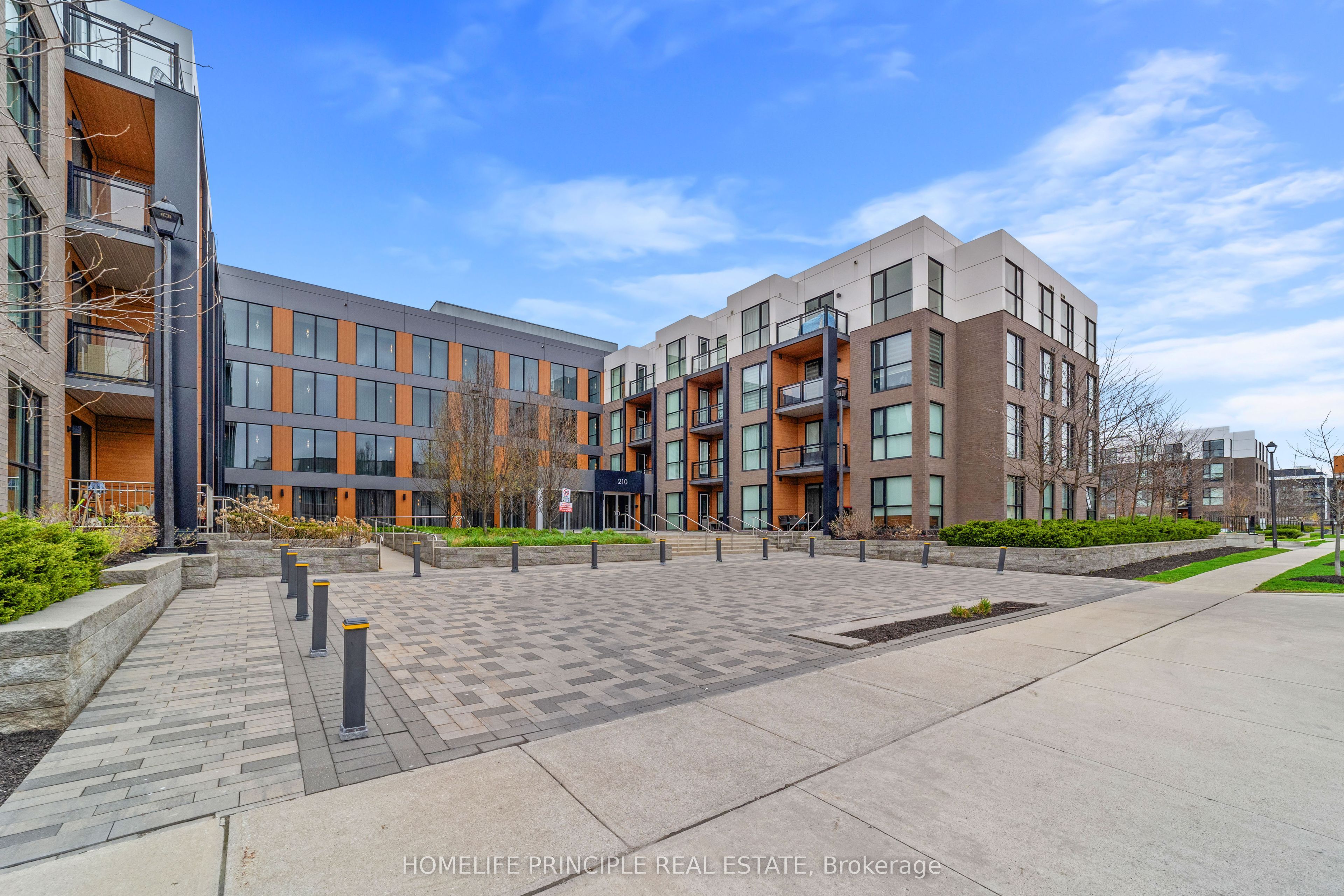 210 Sabina Drive 305, Oakville, On L6h 0w6