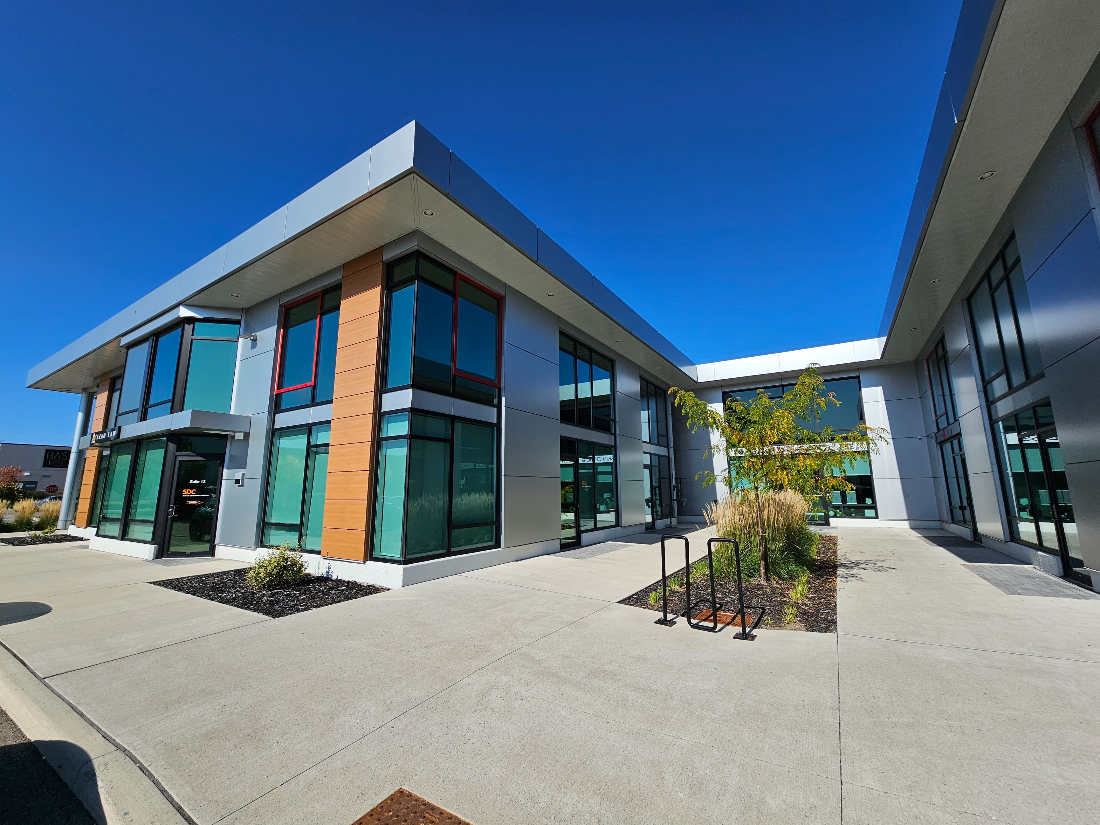 2578 Bristol Circle 11, Oakville, On L6h 6z7