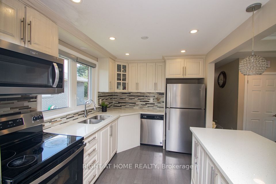 65 Bridgenorth Crescent, Toronto, On M9v 2m5