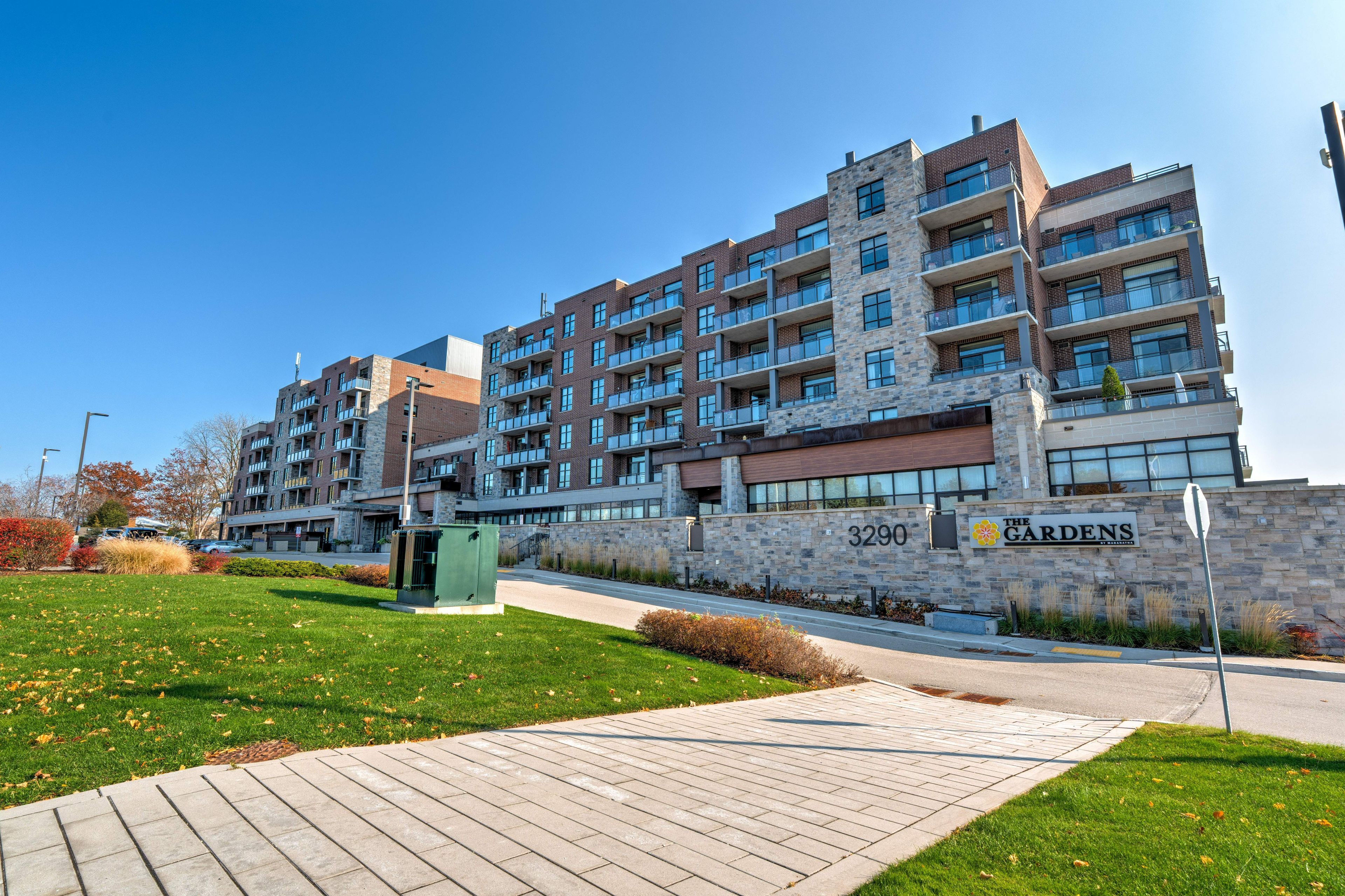 3290 New Street 106, Burlington, On L7n 1m8