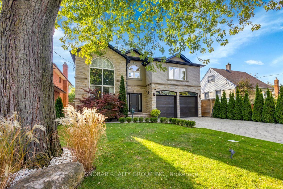 46 Poplar Avenue, Toronto, On M9b 3r4