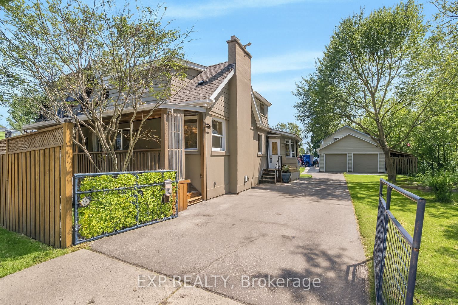 1331 St. James Avenue, Mississauga, On L5e 1j3