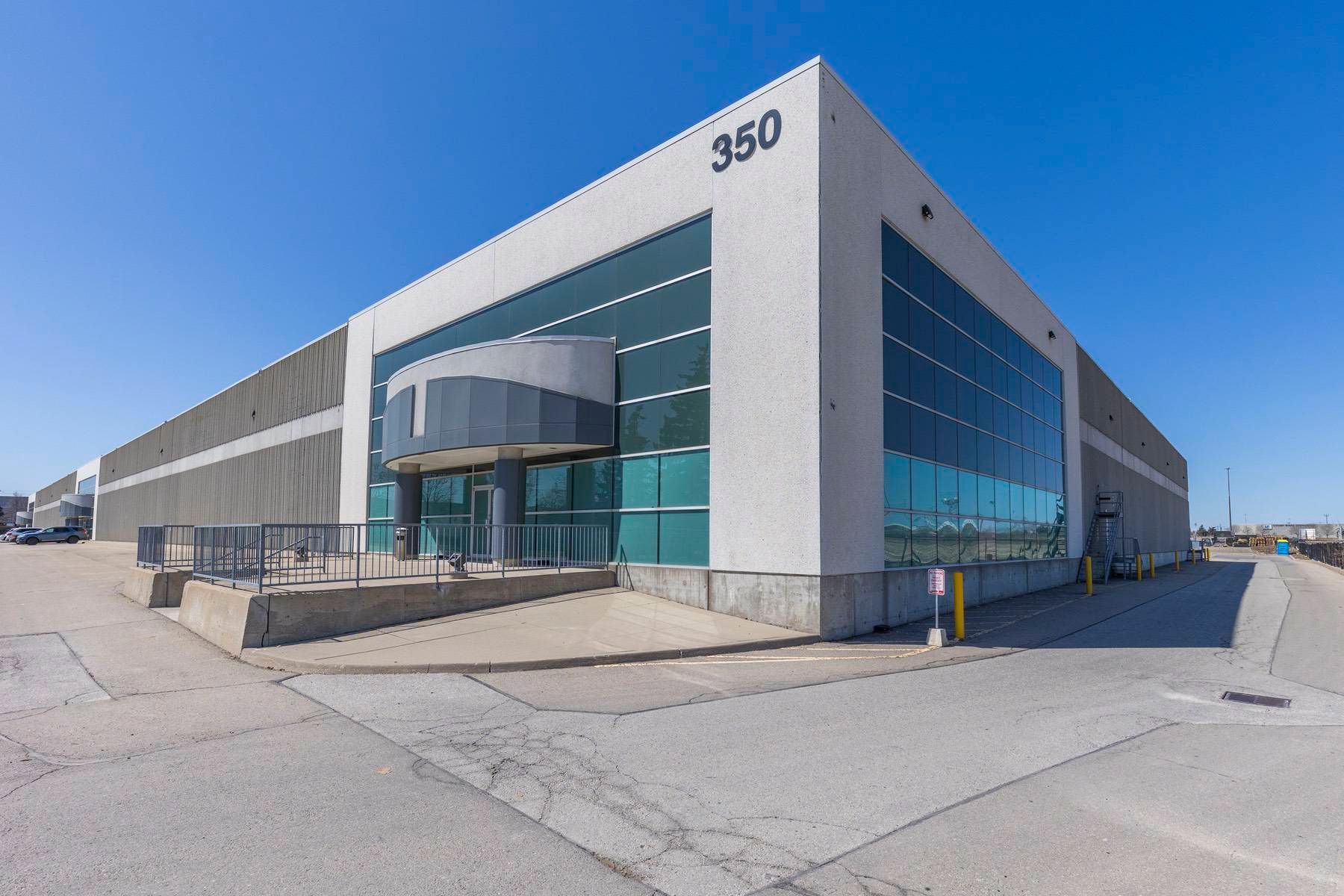 350 Parkhurst Square, Brampton, On L6t 5w1