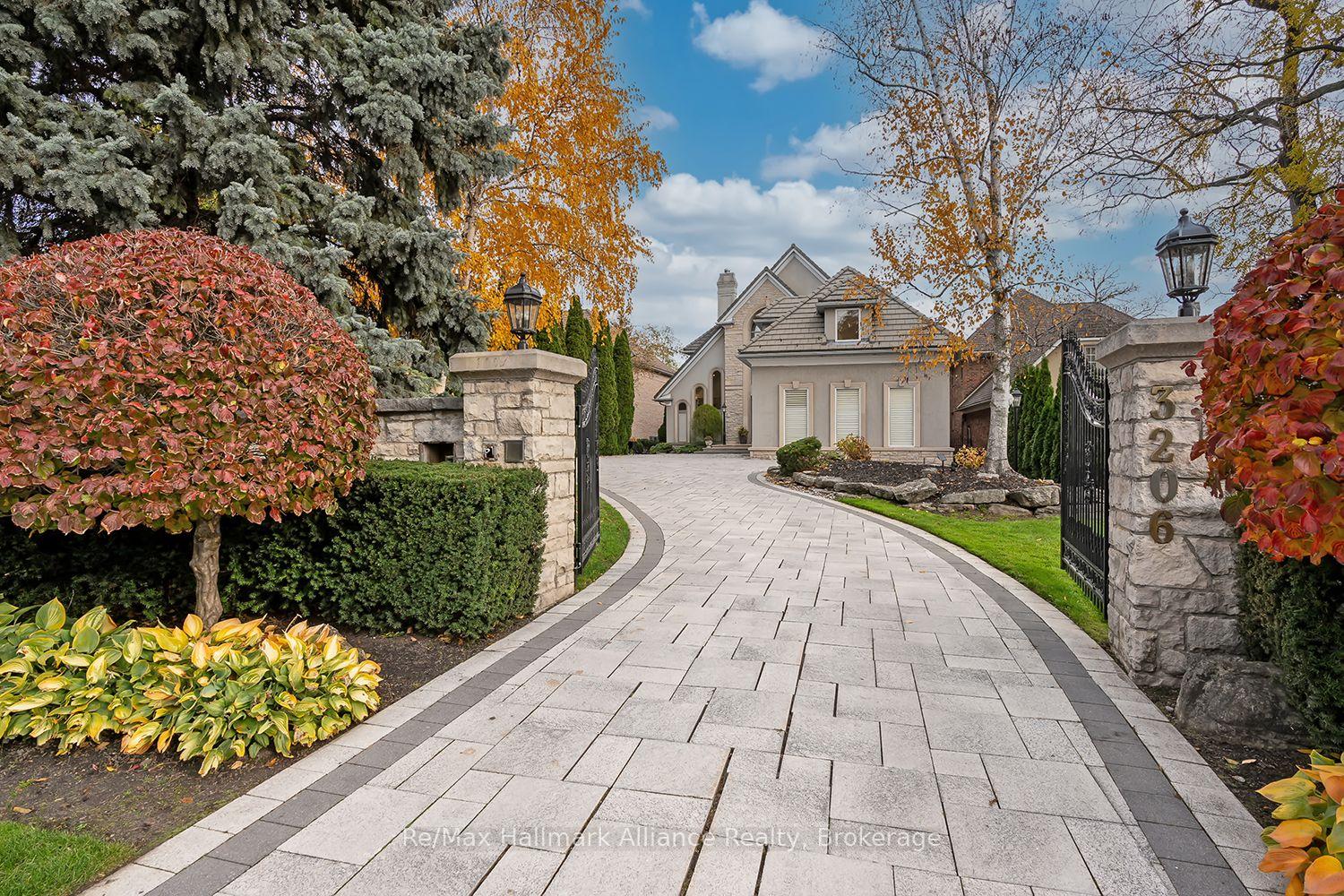 3206 Shoreline Drive, Oakville, On L6l 5x4