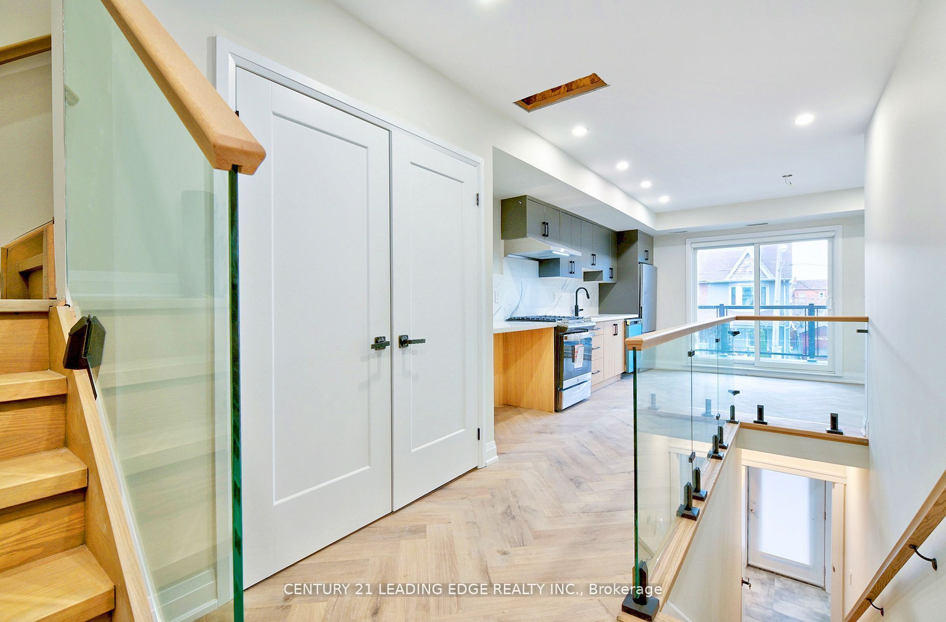 53 Boon Avenue Unit #2, Toronto, On M6e 3z2