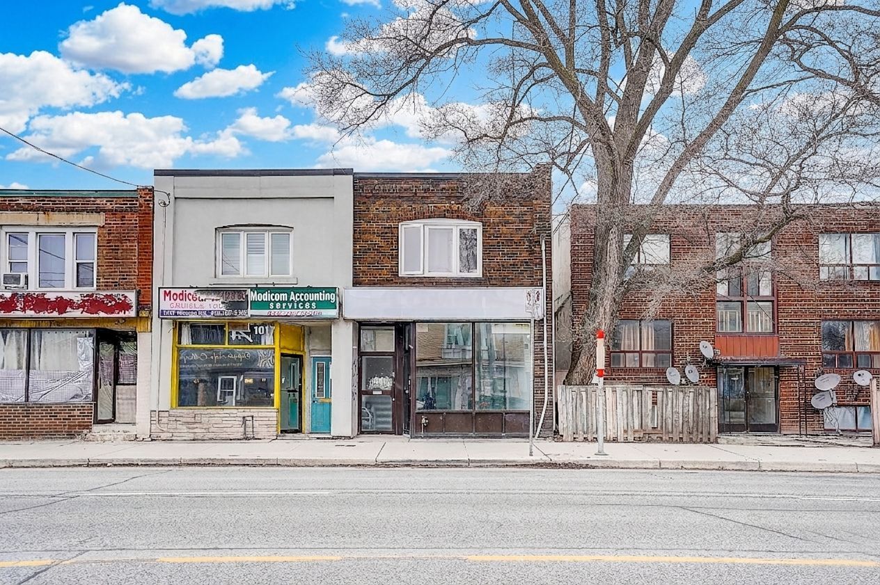 1015 Weston Road, Toronto, On M6n 3r9