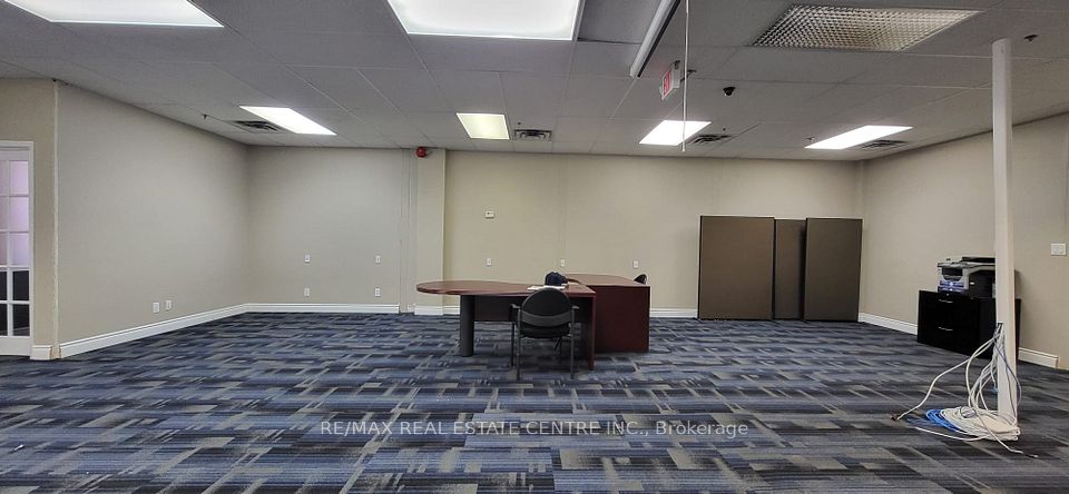 1550 South Gateway Road 220-221, Mississauga, On L4w 5g6