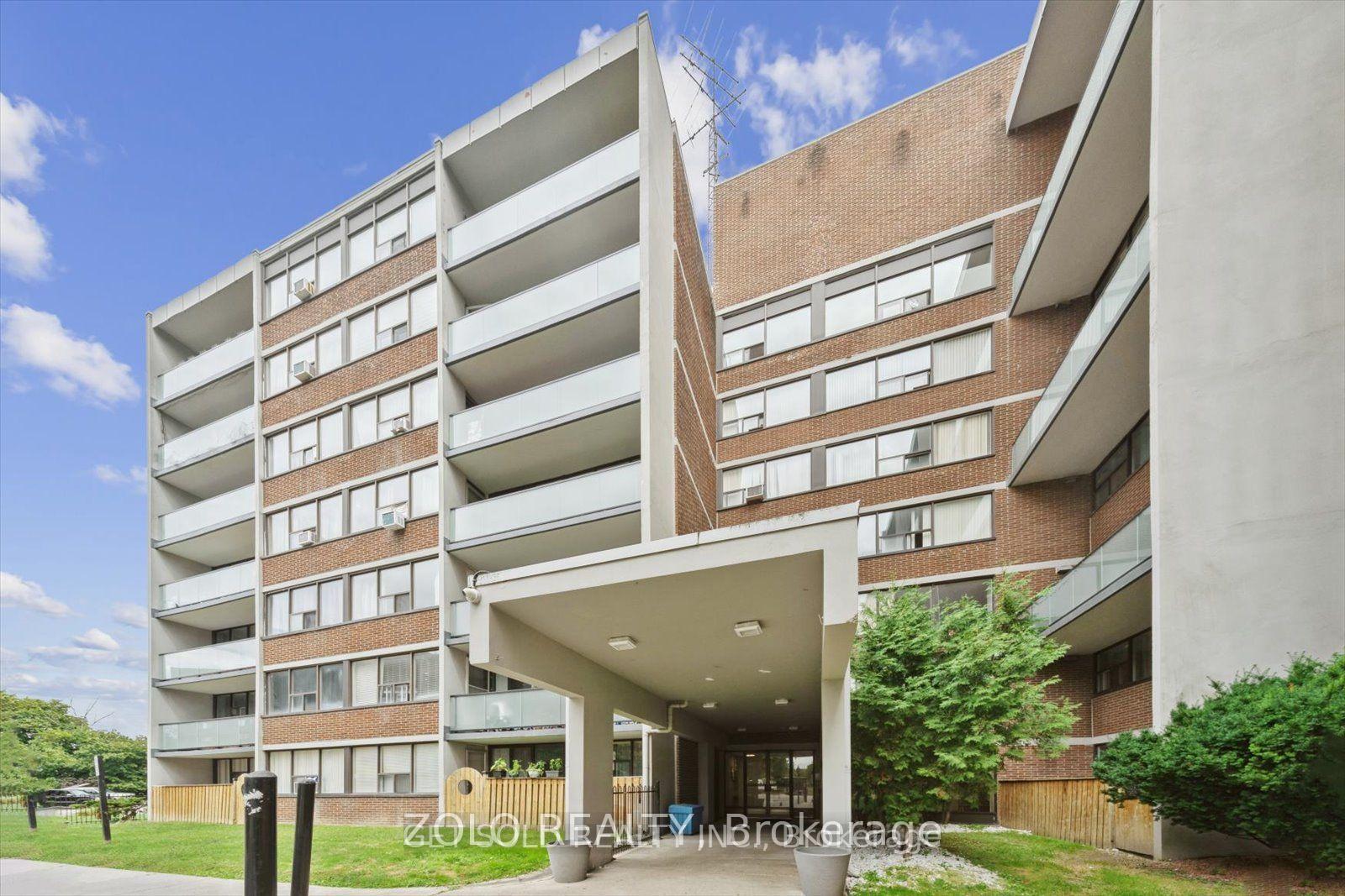 2121 Roche Court 707, Mississauga, On L5k 2c7
