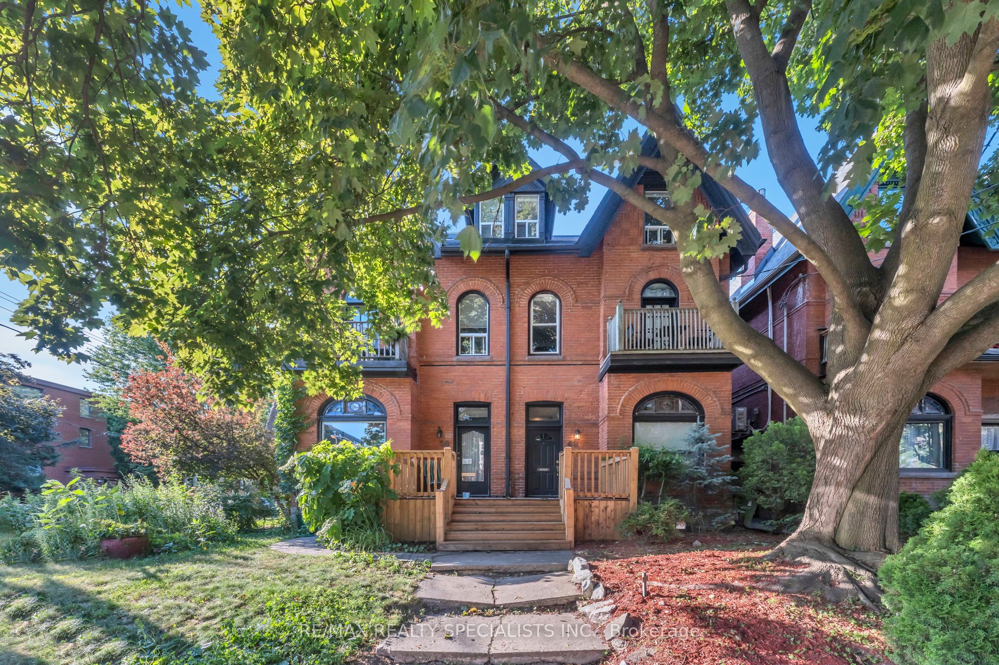 48 Leopold Street, Toronto, On M6k 1j9